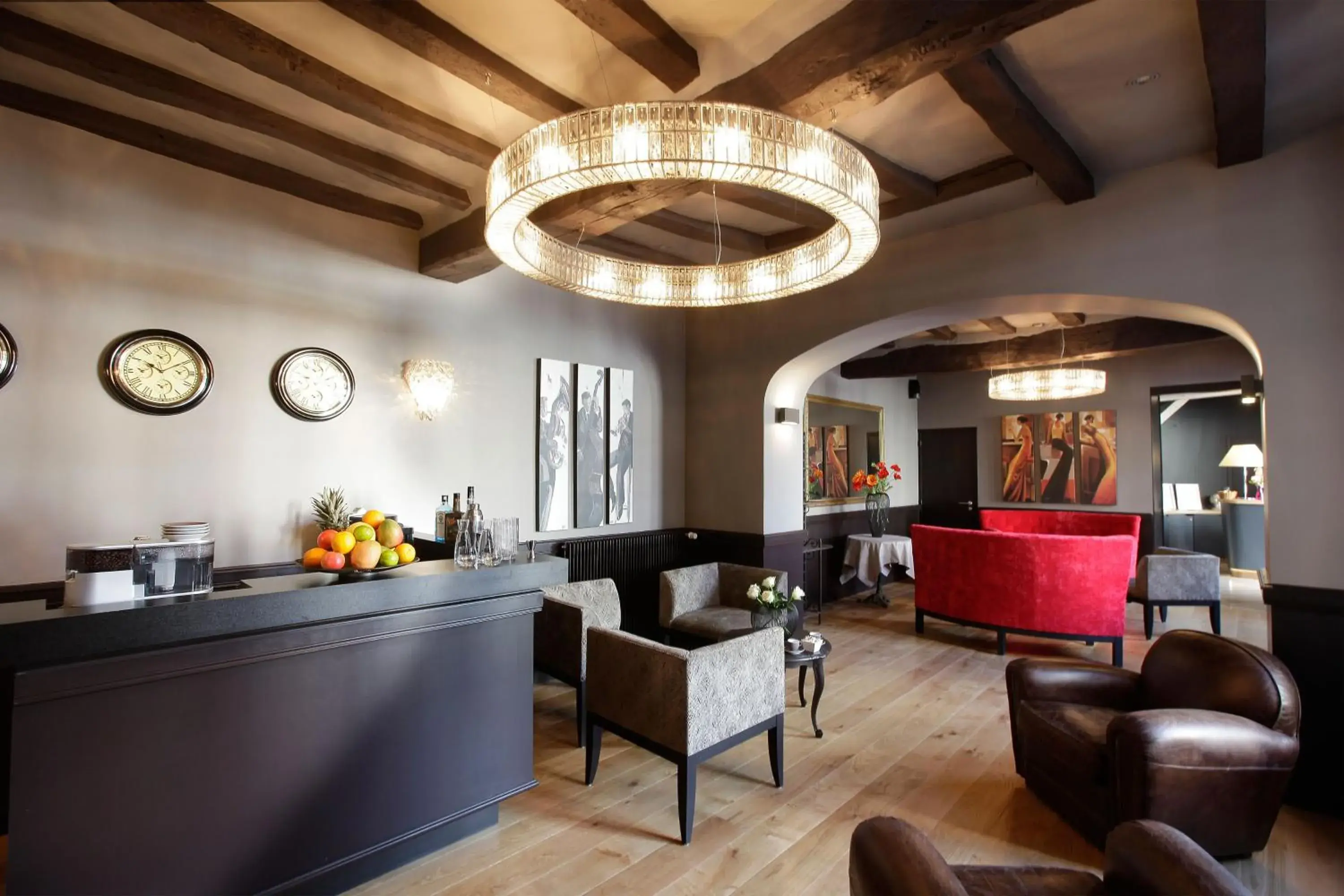 Lounge or bar in Logis Hotel La Croix Blanche Fontevraud Lounge or bar in Logis Hotel La Croix Blanche Fontevraud