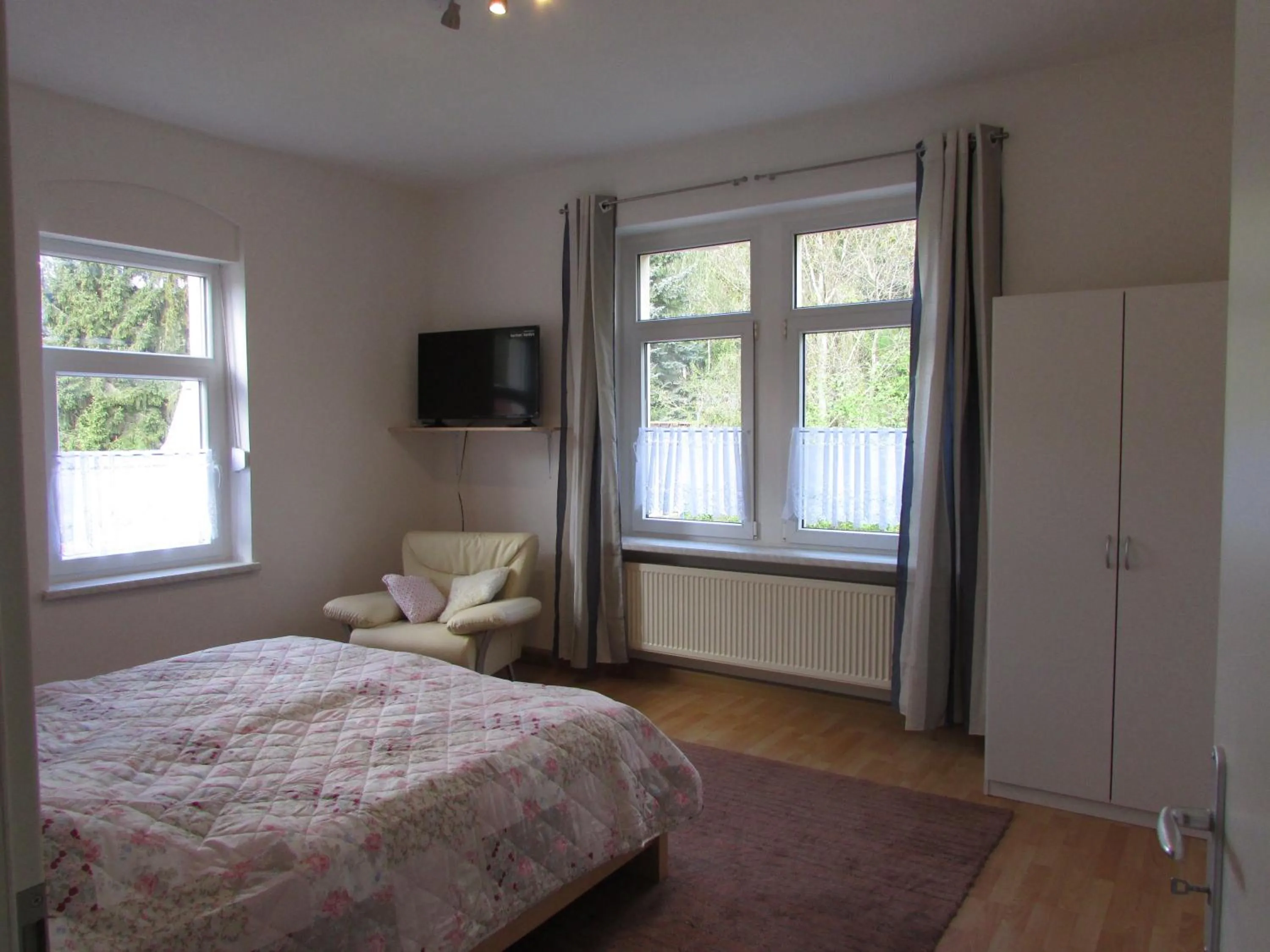 Bedroom, Bed in NoOaks
