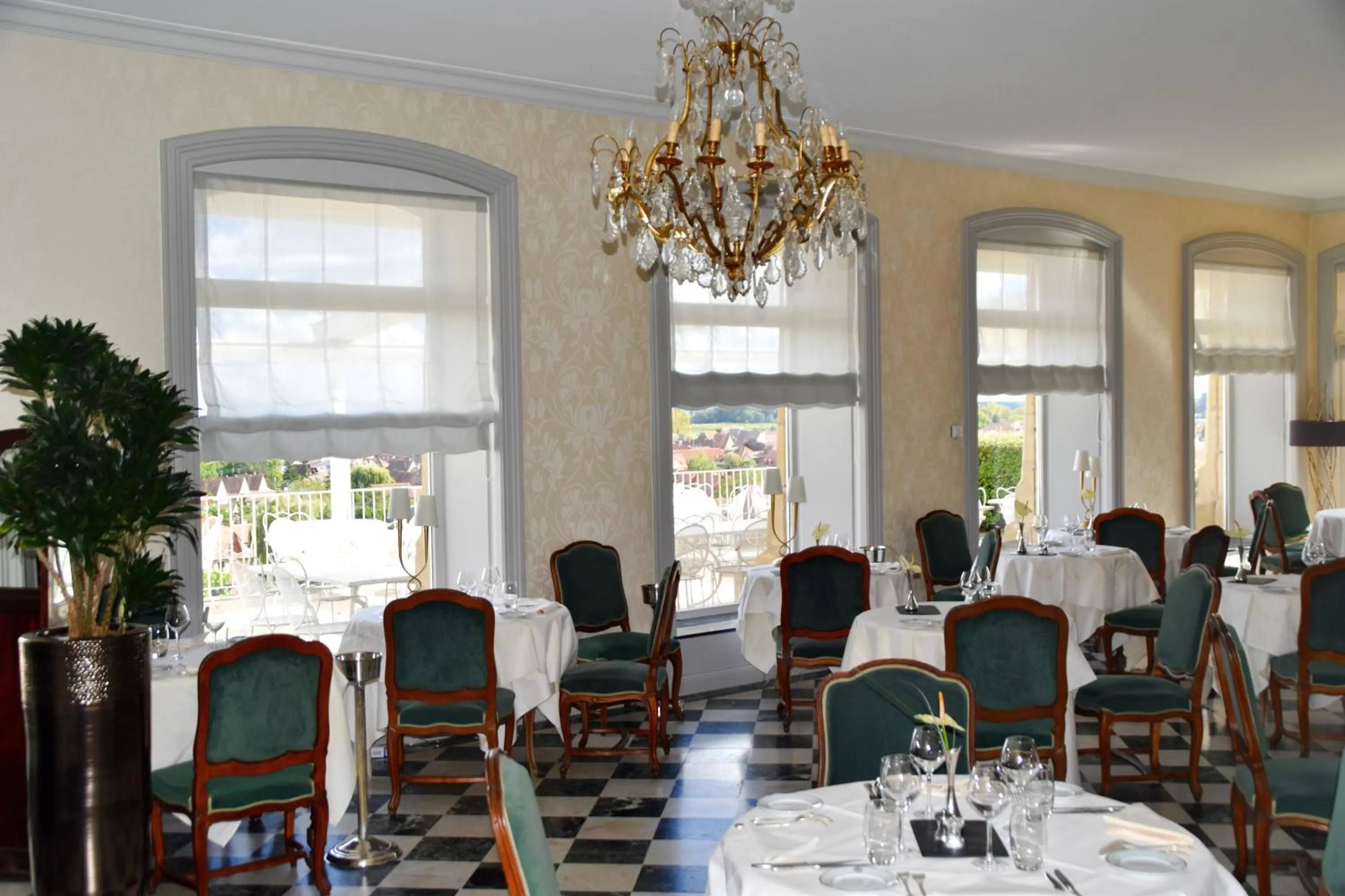 Restaurant/places to eat in Château d'Isenbourg & SPA