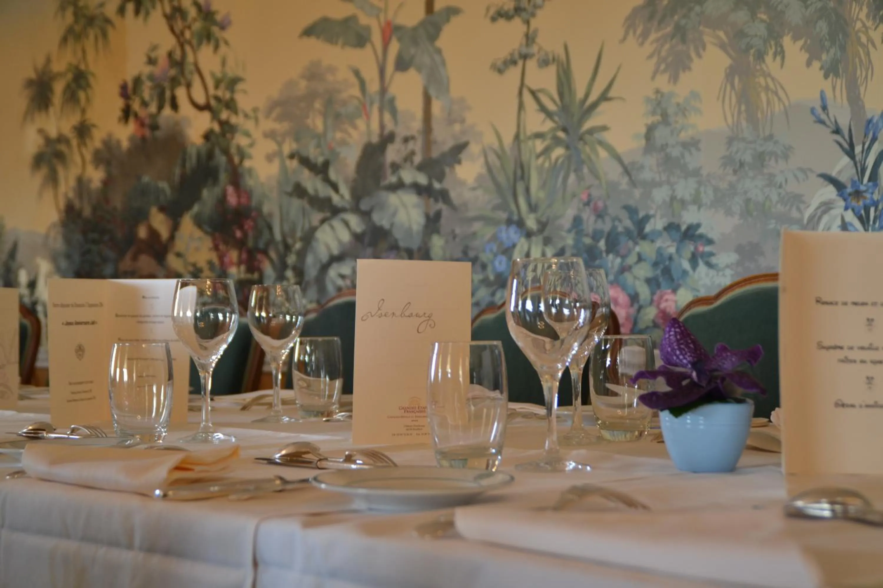 Restaurant/places to eat in Château d'Isenbourg & SPA