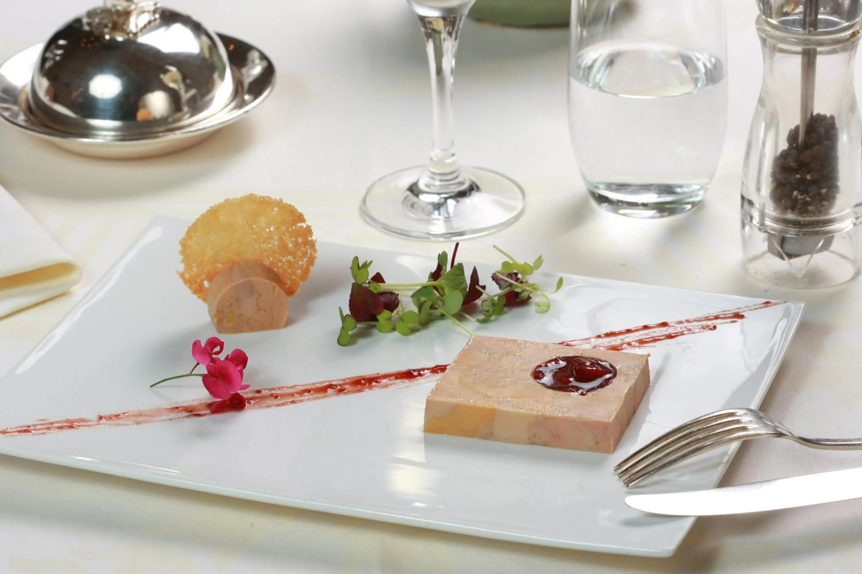 Restaurant/places to eat in Château d'Isenbourg & SPA