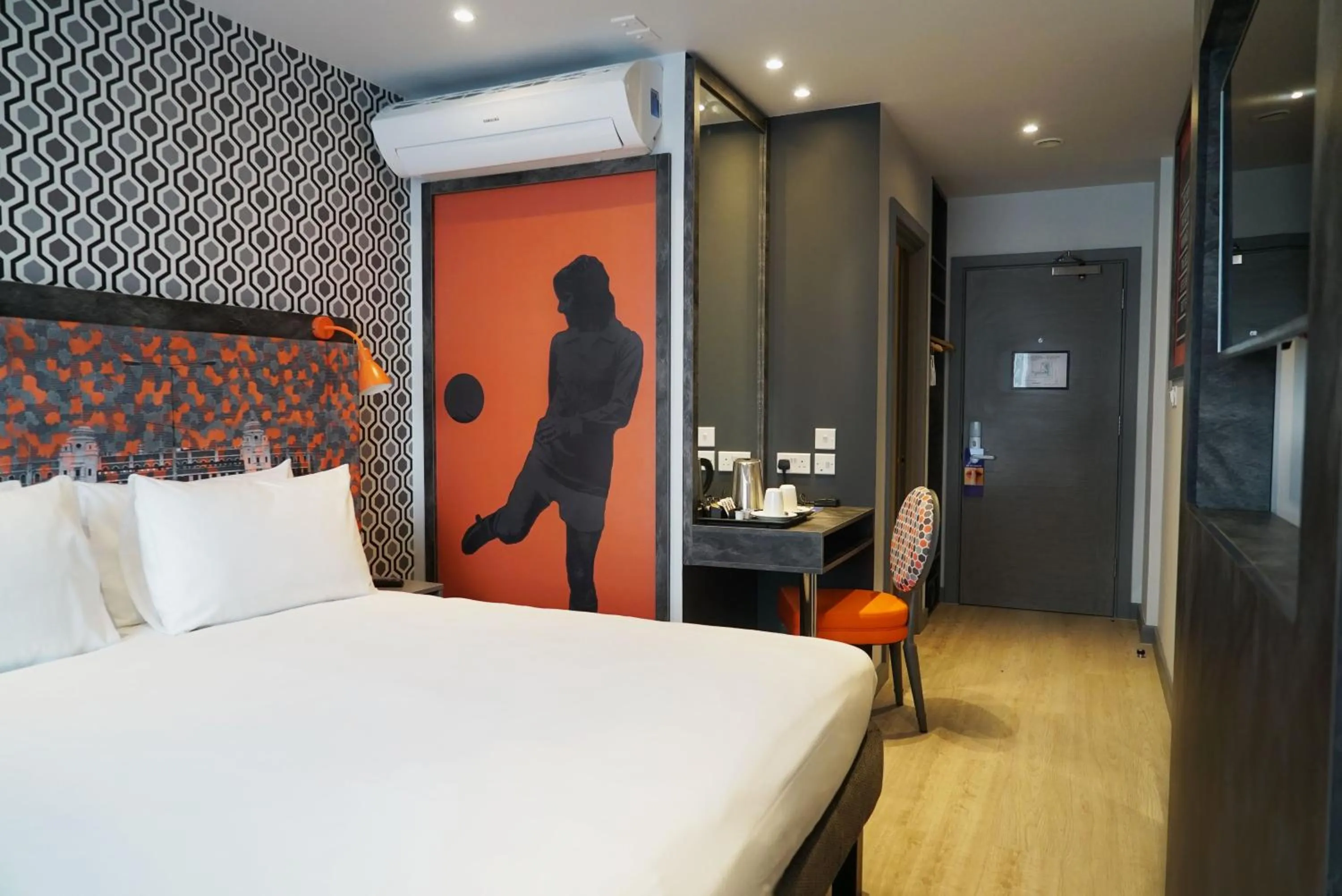 Photo of the whole room in Best Western Plus London Wembley Hotel