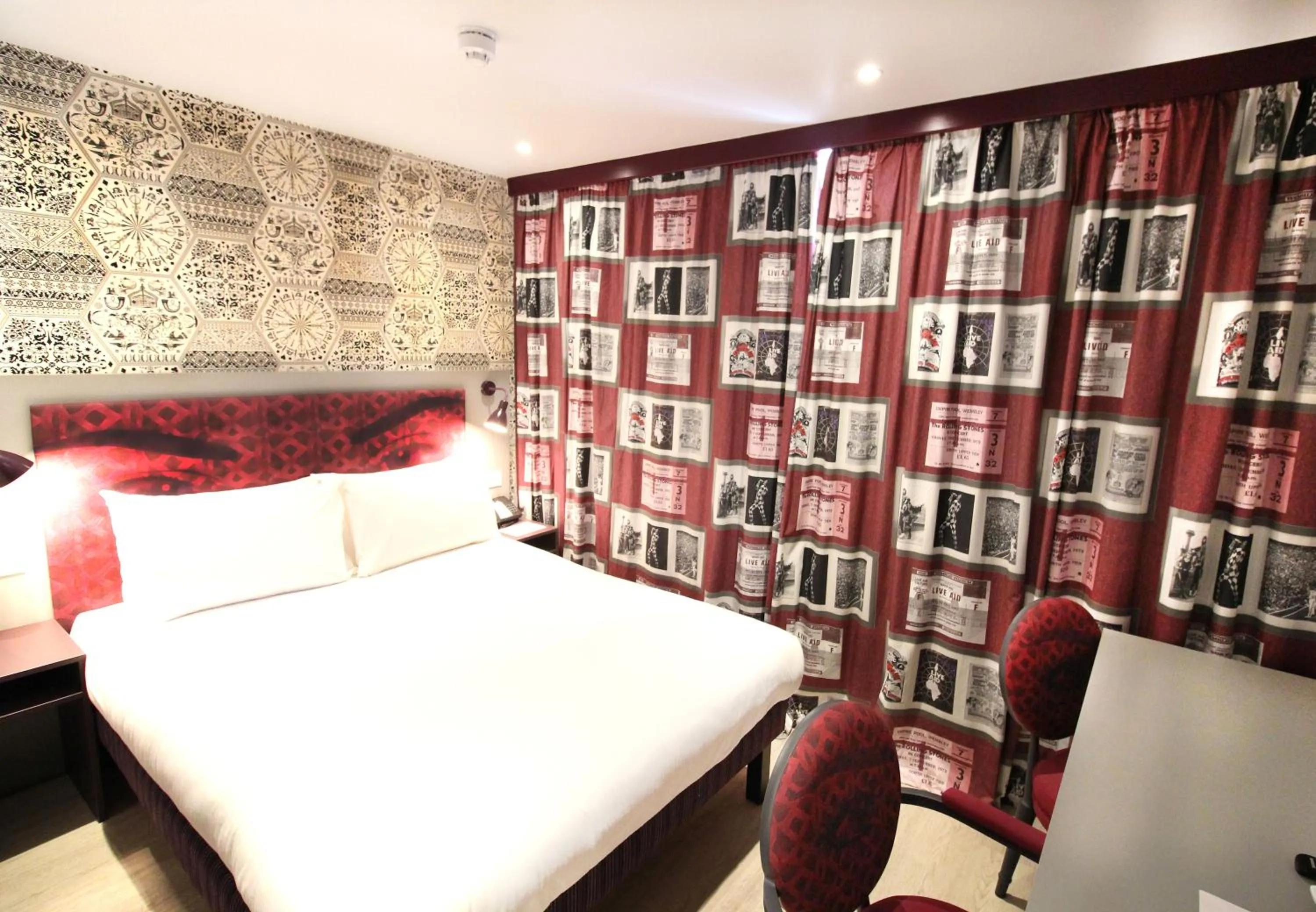 Bedroom in Best Western Plus London Wembley Hotel