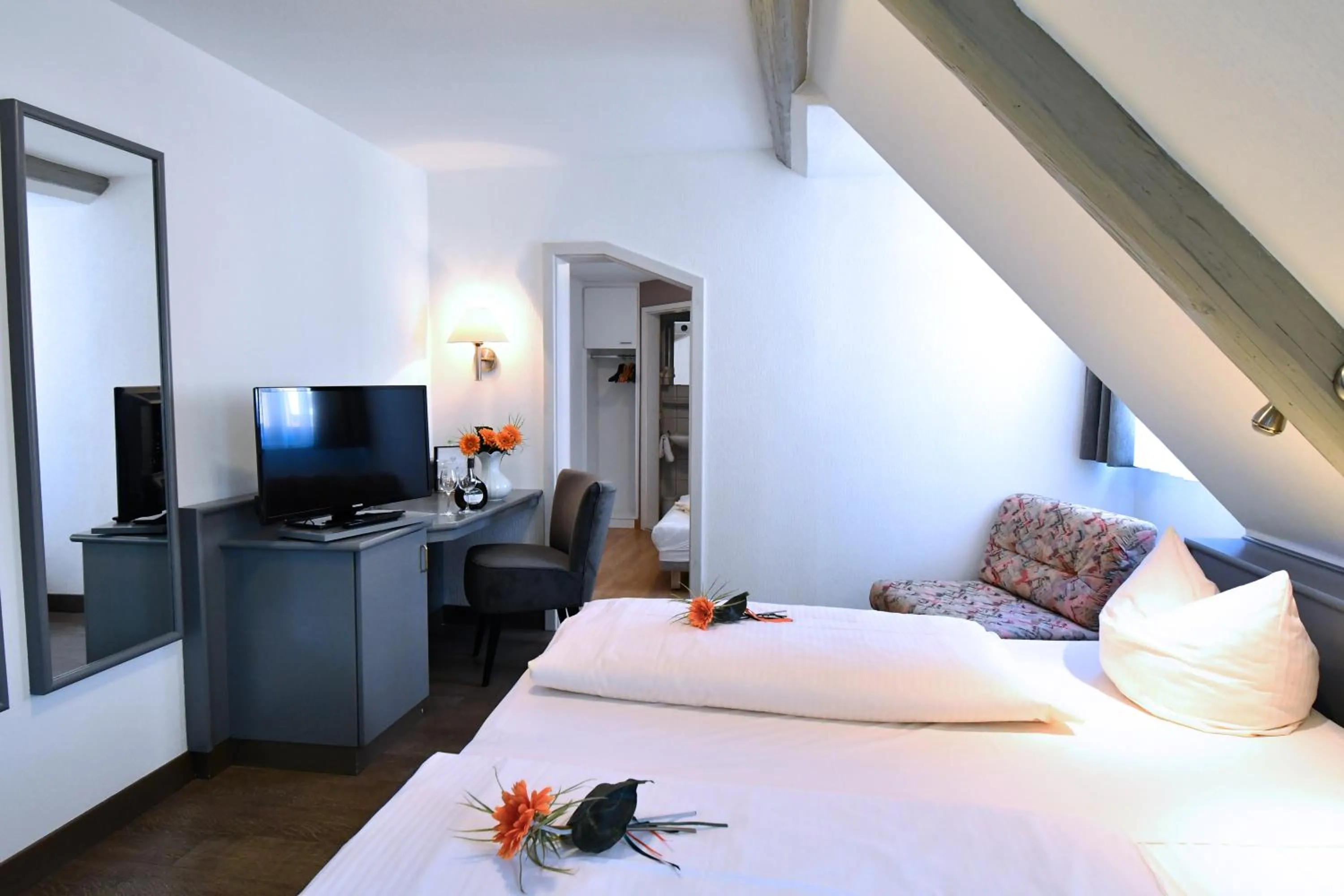 TV/Entertainment Center in Gasthof Grüner Baum