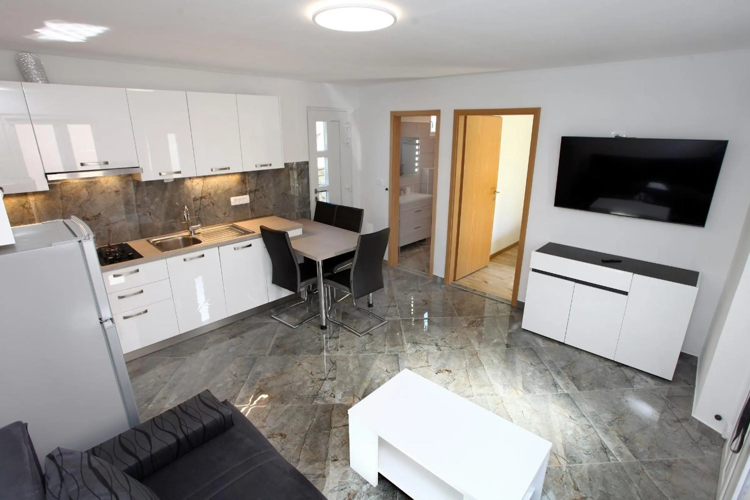 TV and multimedia in Apartmaji sončne terase - Sunny Terraces Apartments