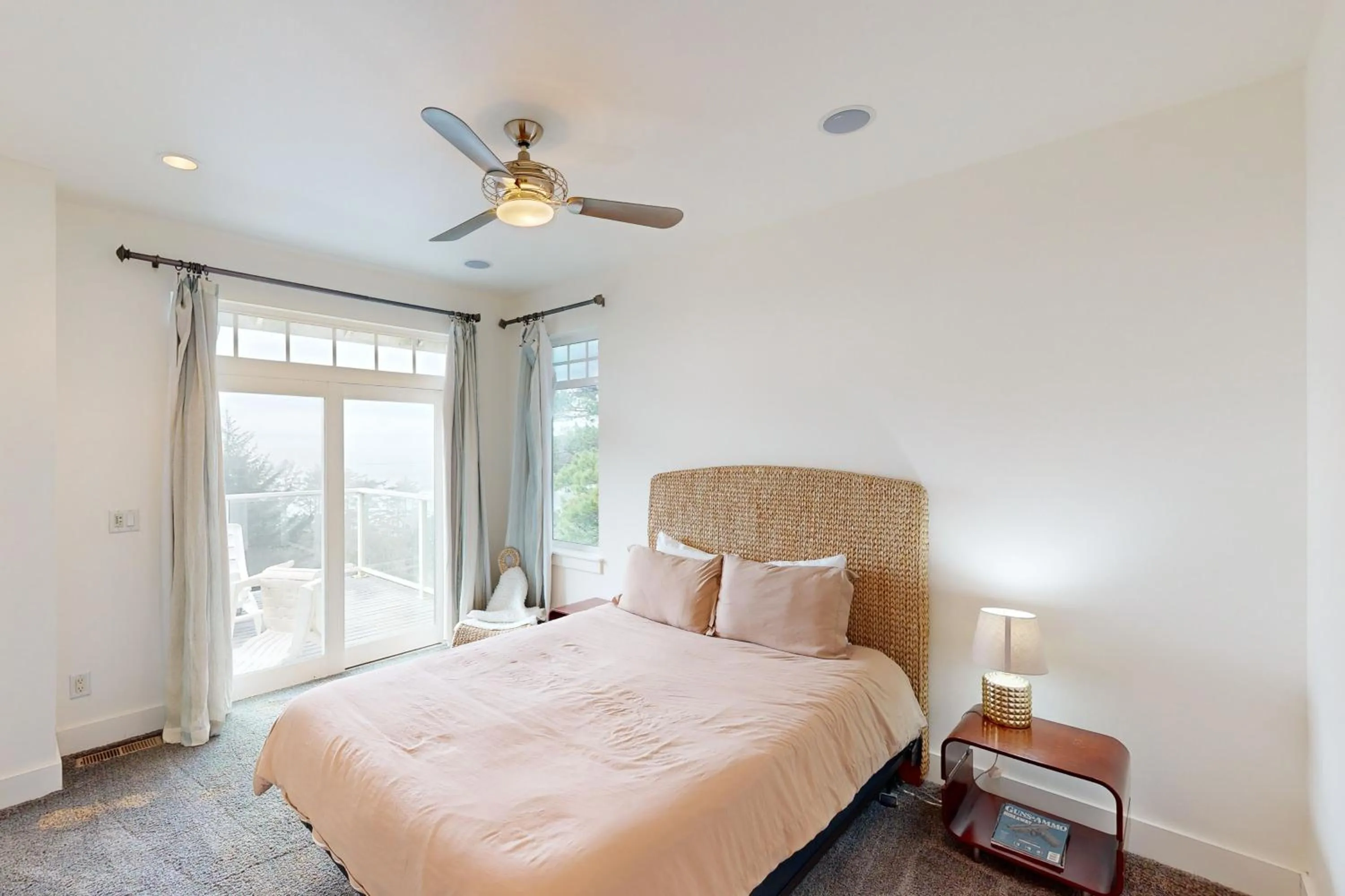 Bed in Alder Beach House