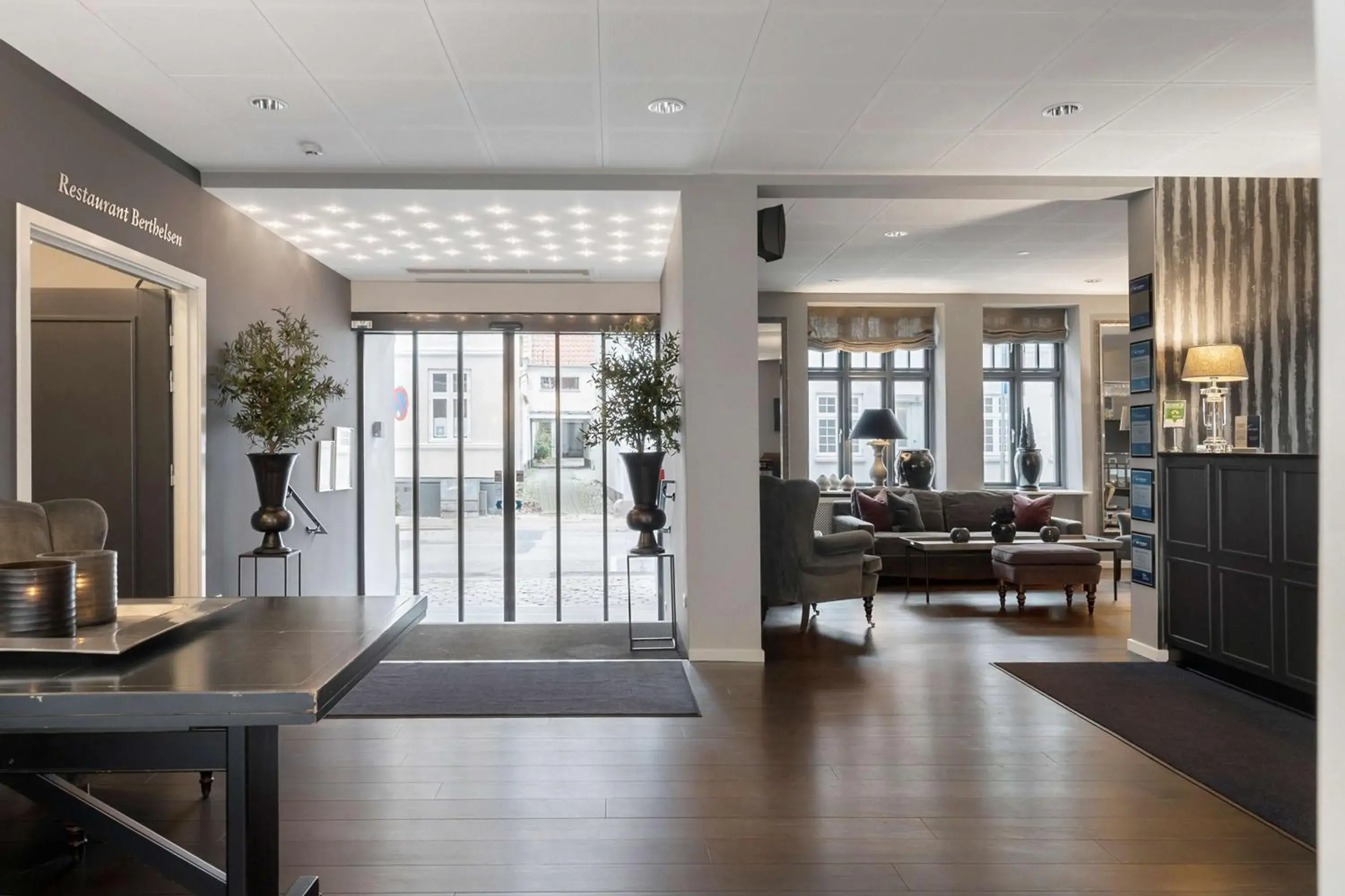 Lobby or reception in Hotel Kronjylland Lobby or reception in Hotel Kronjylland