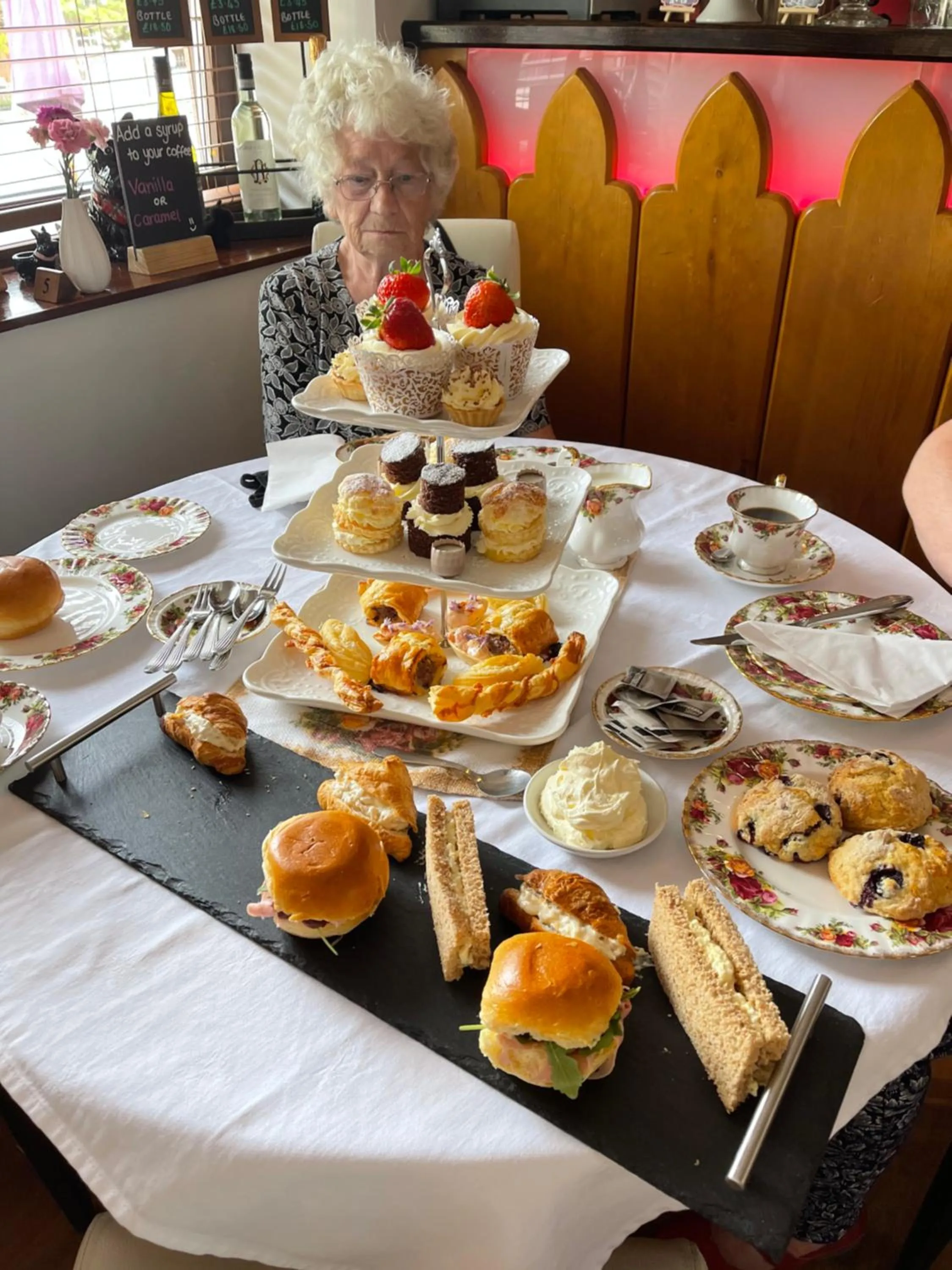 Food and drinks in The Auld Kirk