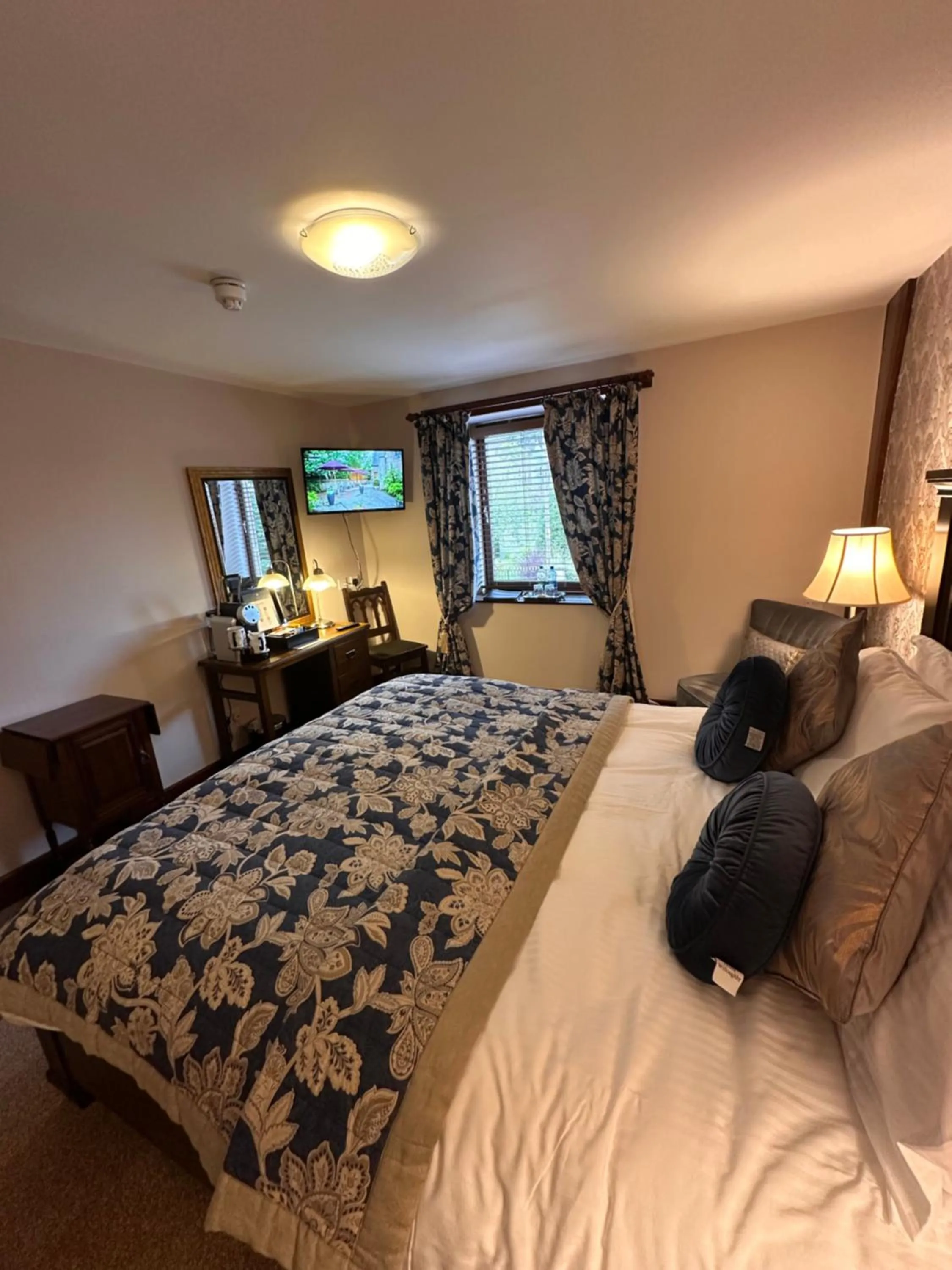 TV and multimedia, Bed in The Auld Kirk