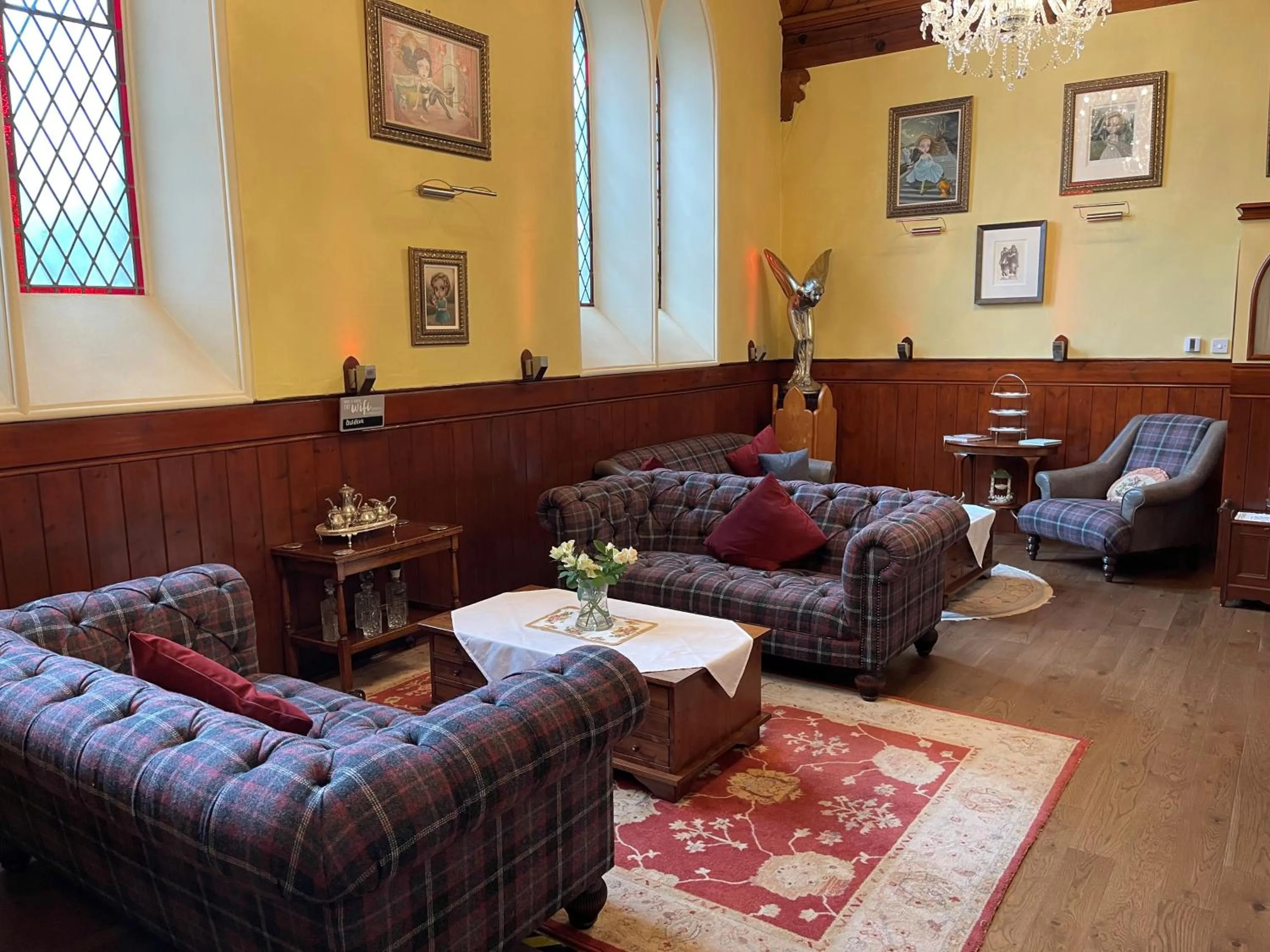 Lounge or bar in The Auld Kirk