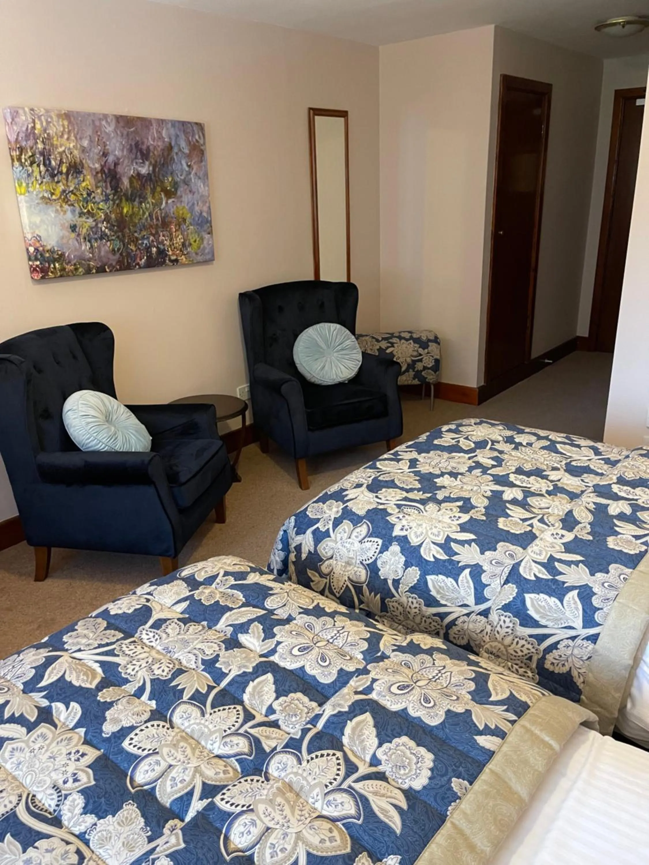 Bedroom, Bed in The Auld Kirk