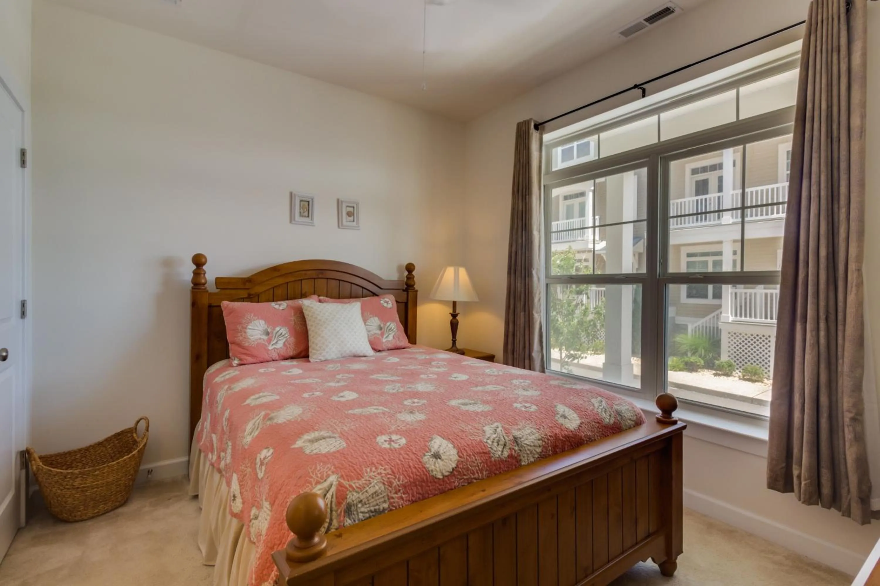 Bed in Broad Marsh Beach House