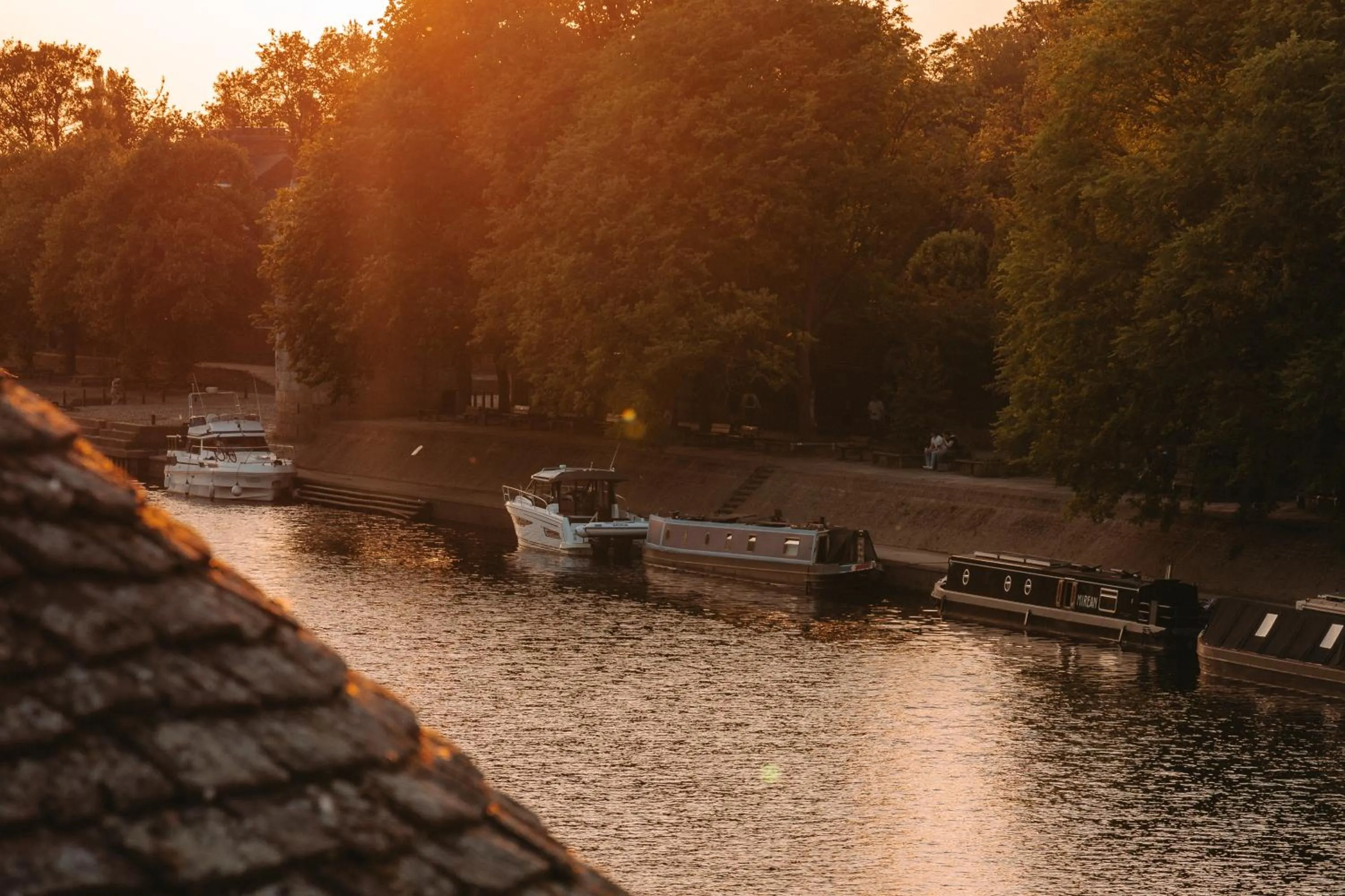 Area and facilities in No 1 by GuestHouse, York