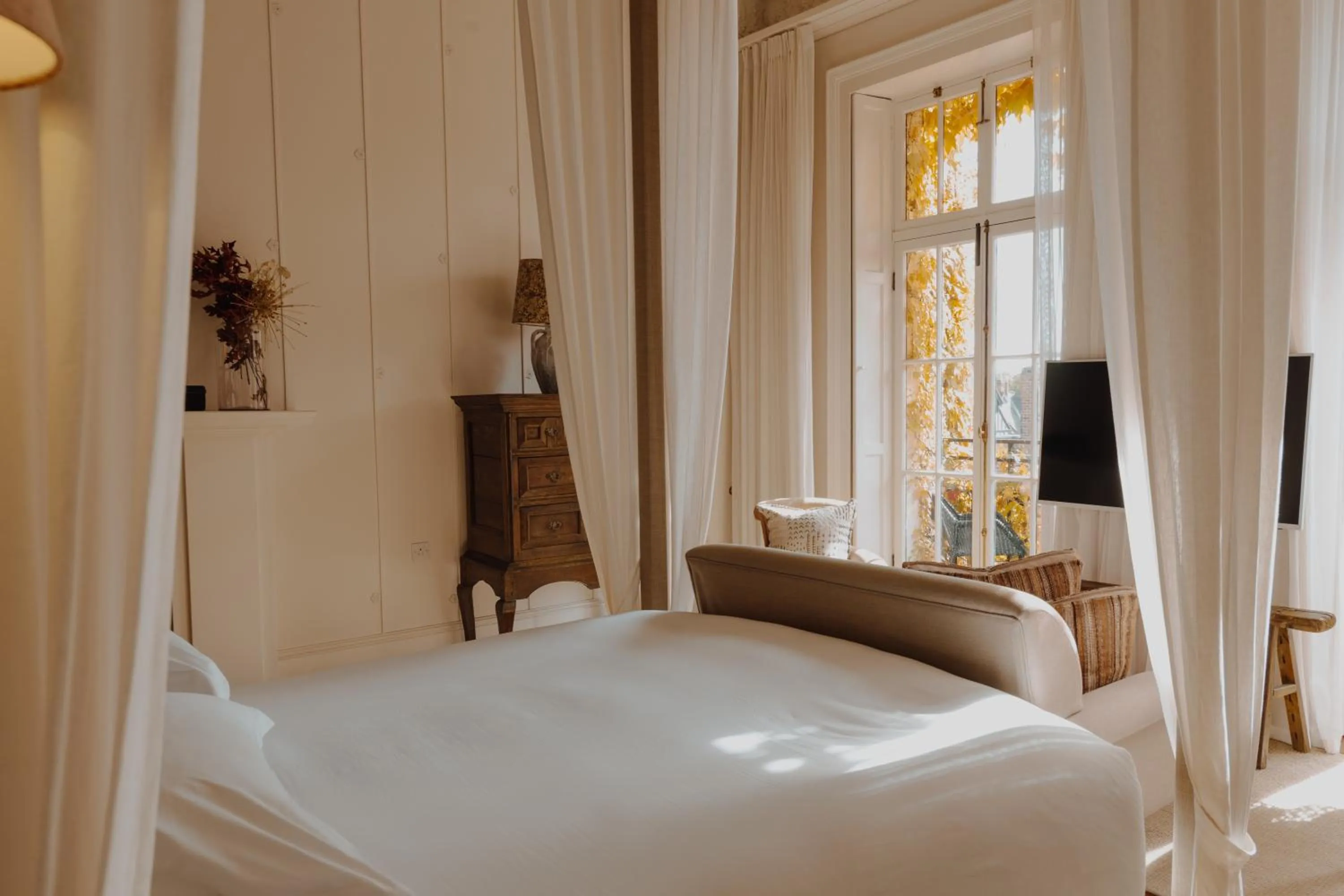 Bedroom, Bed in No 1 by GuestHouse, York