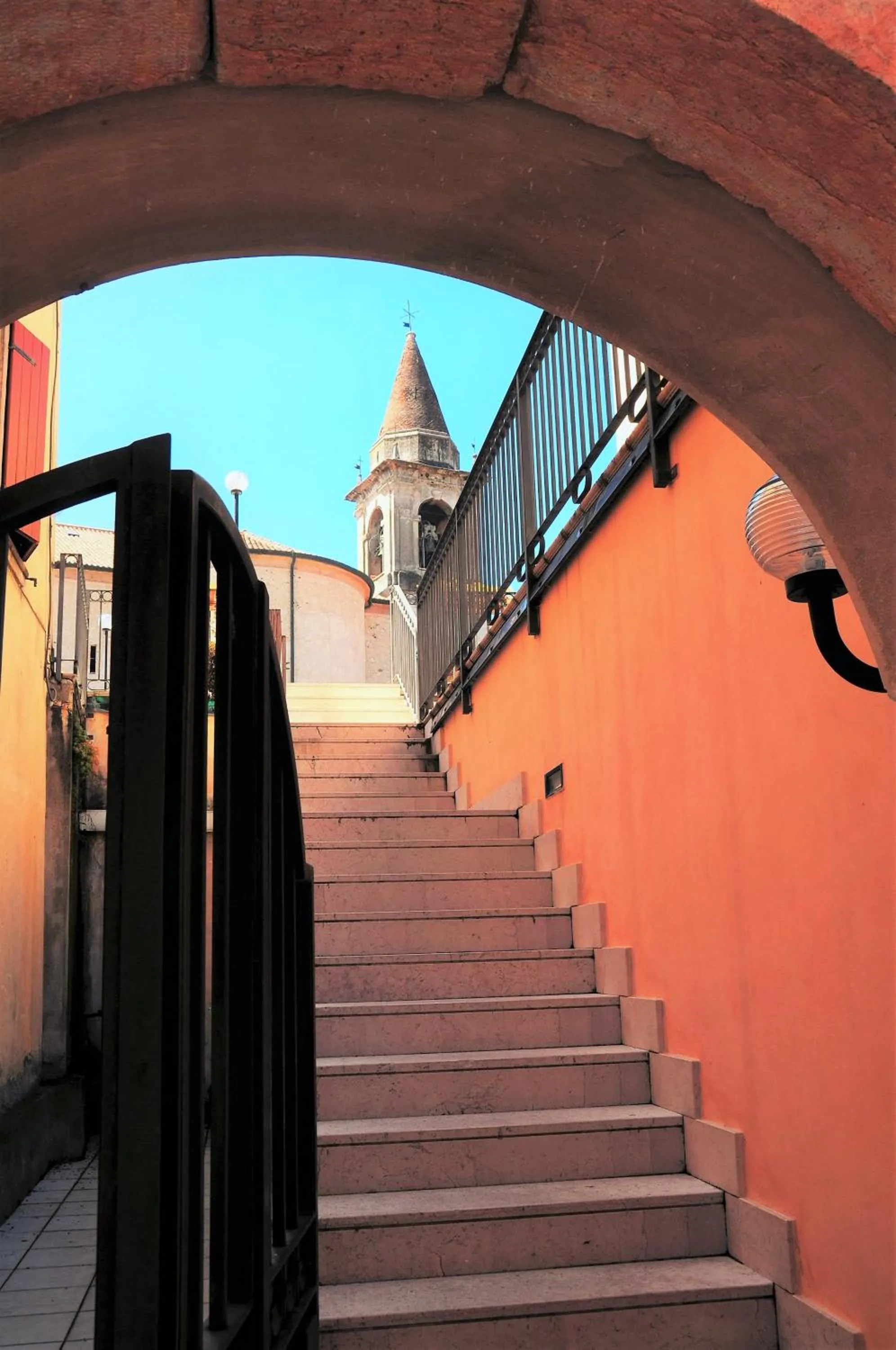 Facade/entrance in Domus Romanae in centro storico