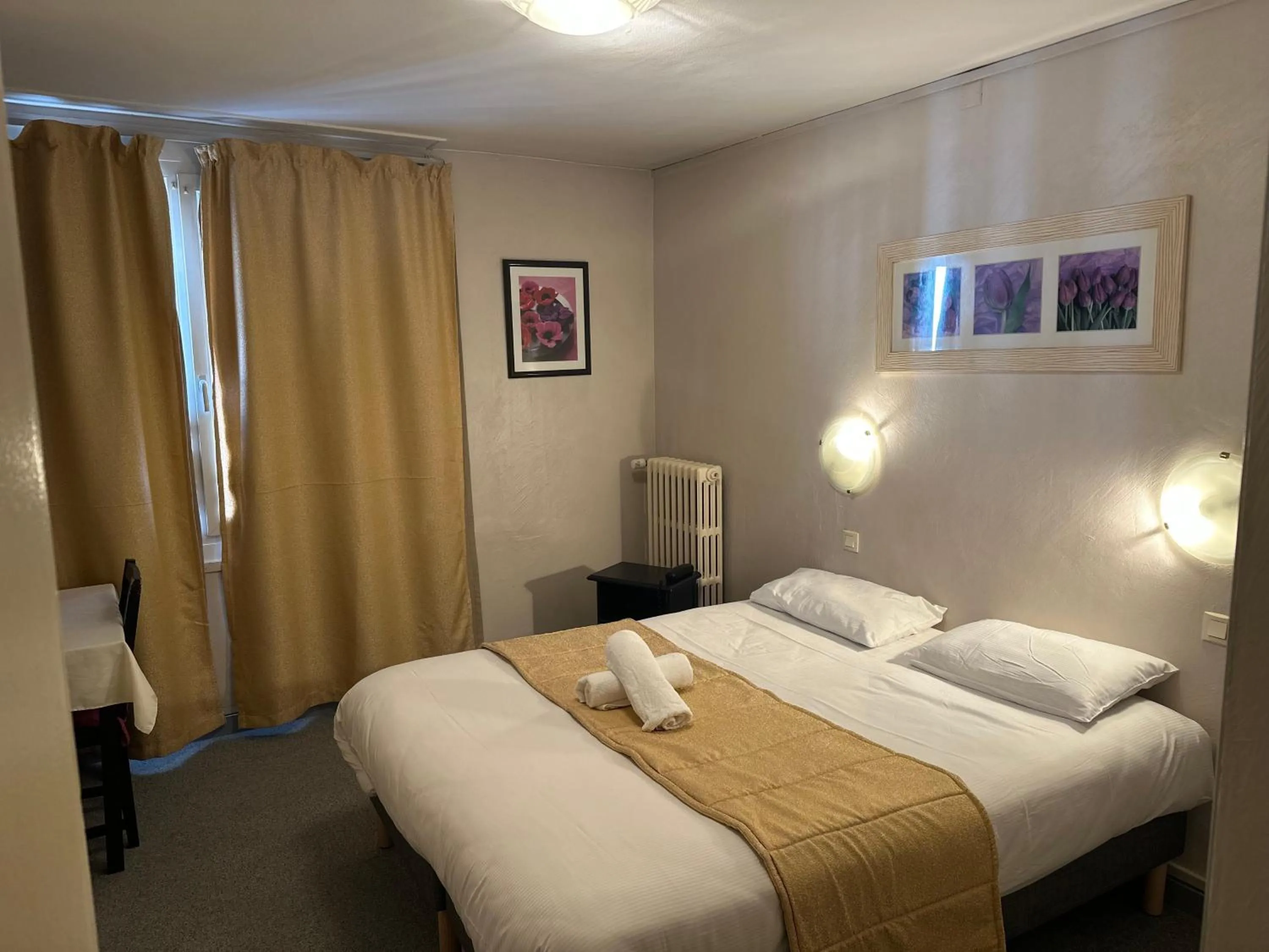 Bed in Hôtel Alexandra Centre Ville