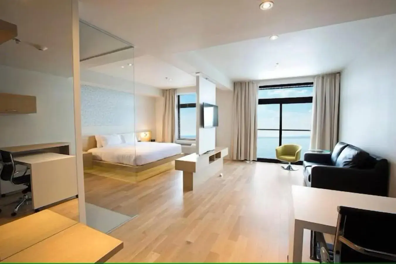 Bed in La Cache du Lac Champlain Bed in La Cache du Lac Champlain