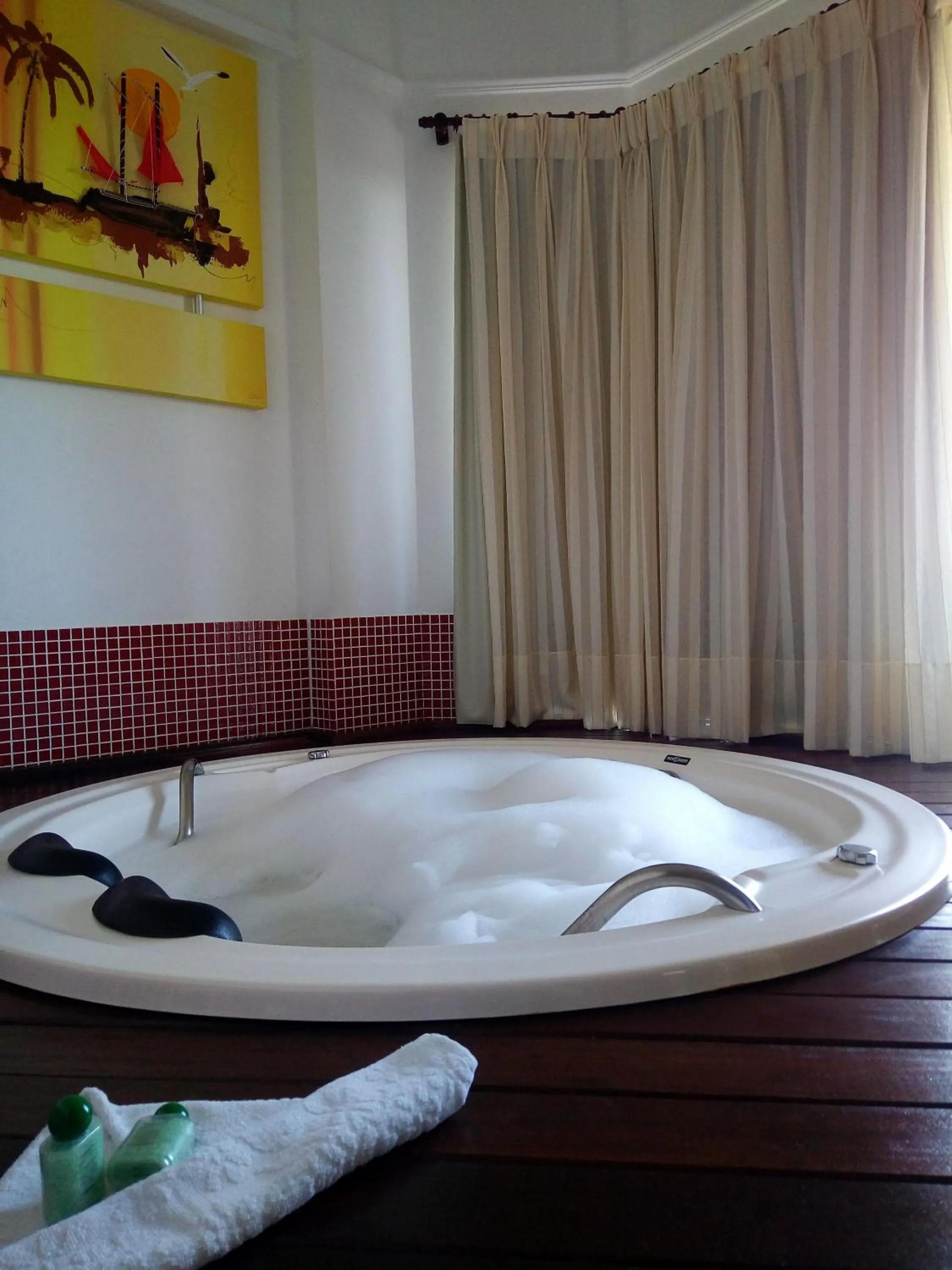 Hot Tub in Raio do Sol Residence