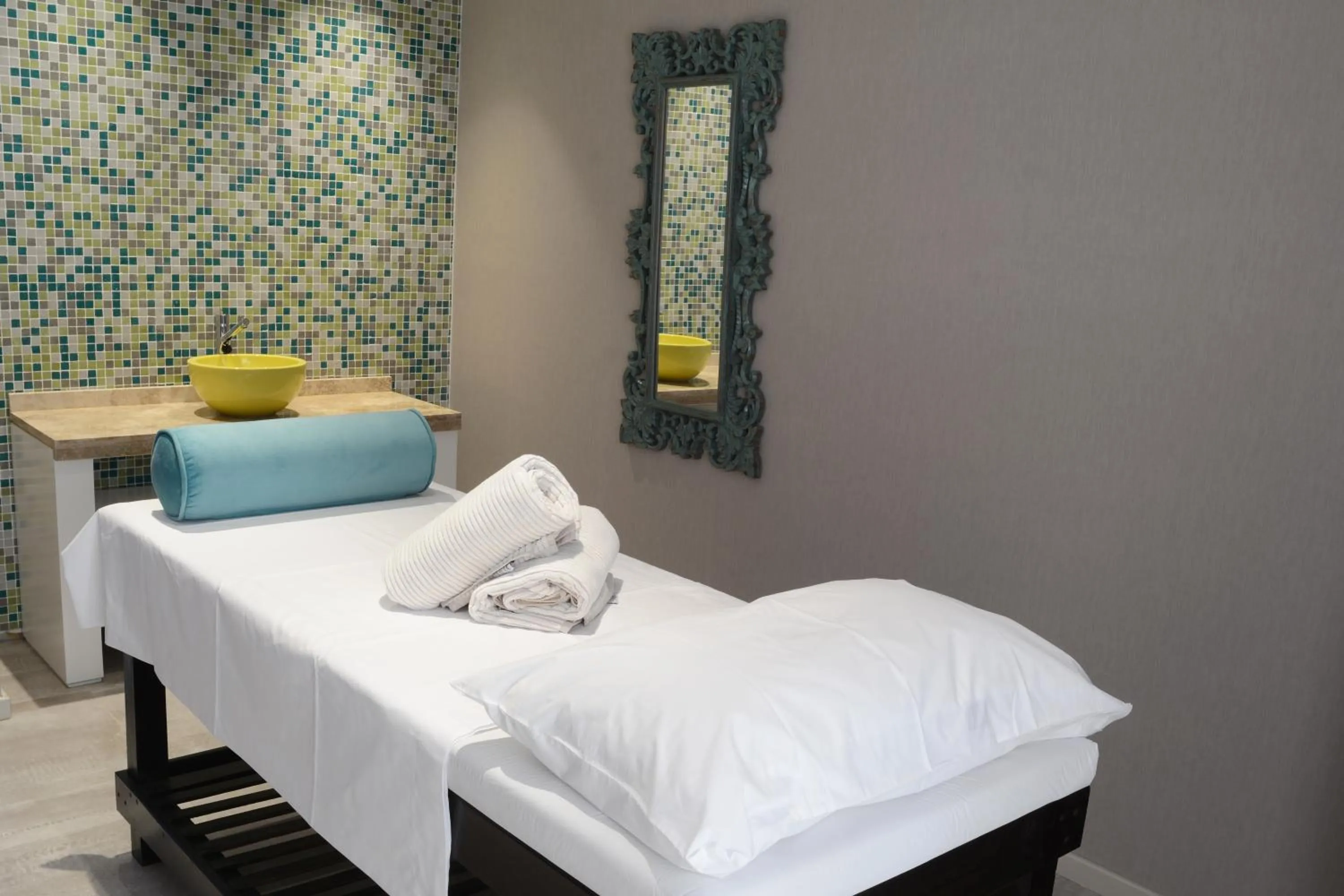 Massage, Bed in Epic Hotel Villa de Merlo