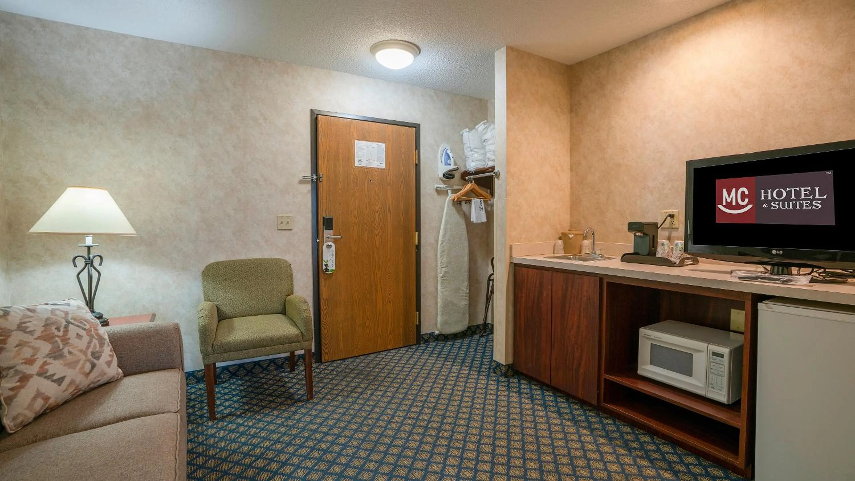 Living room in Miles City Hotel & Suites