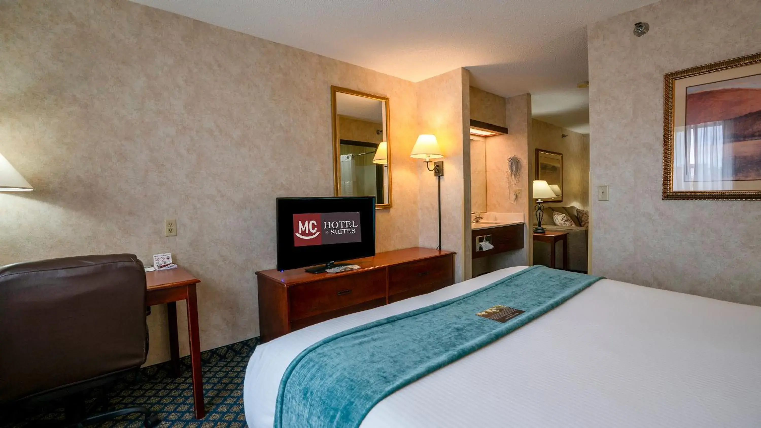 Deluxe Queen Suite in Miles City Hotel & Suites Deluxe Queen Suite in Miles City Hotel & Suites