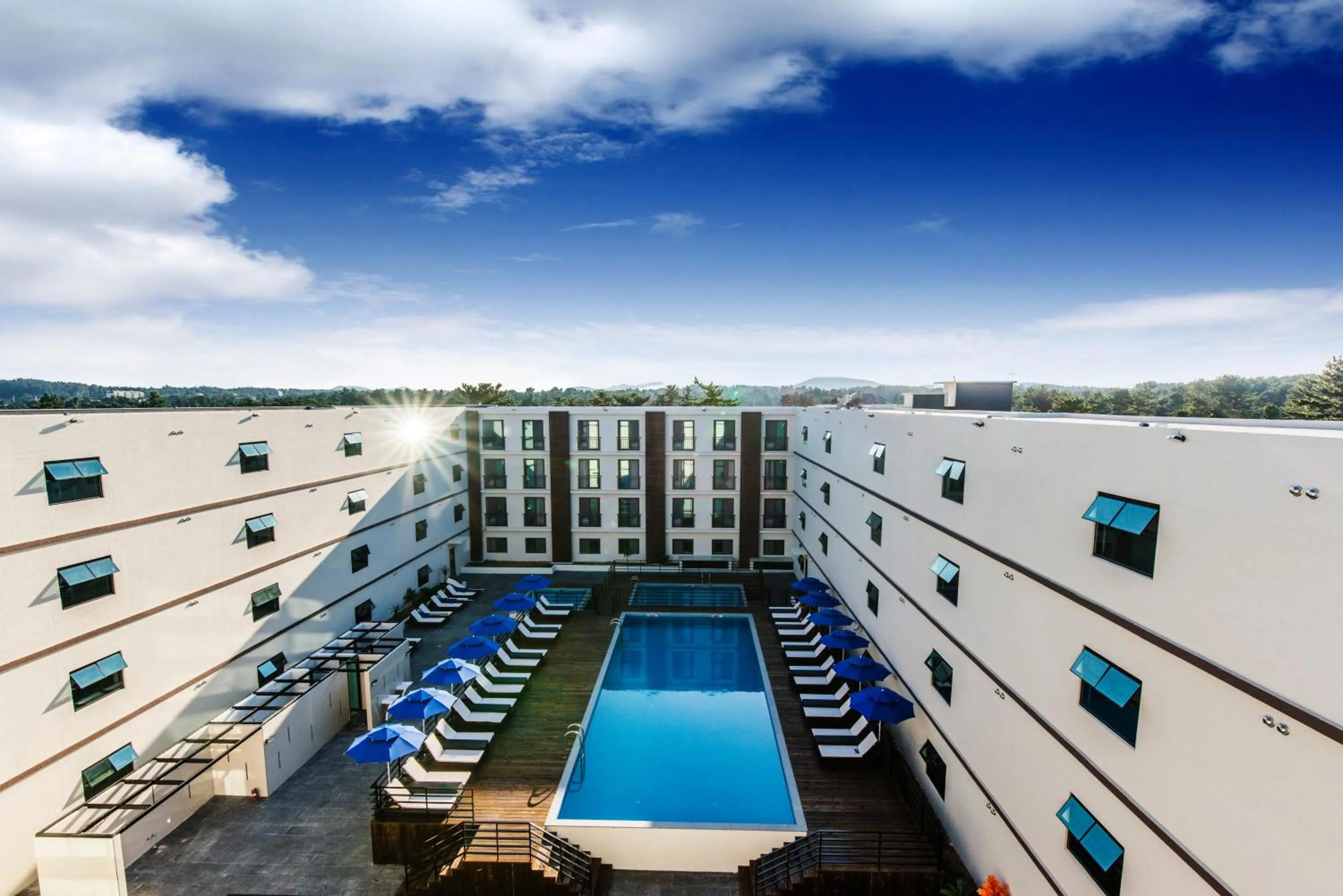 Pool view in Cordelia Hotel