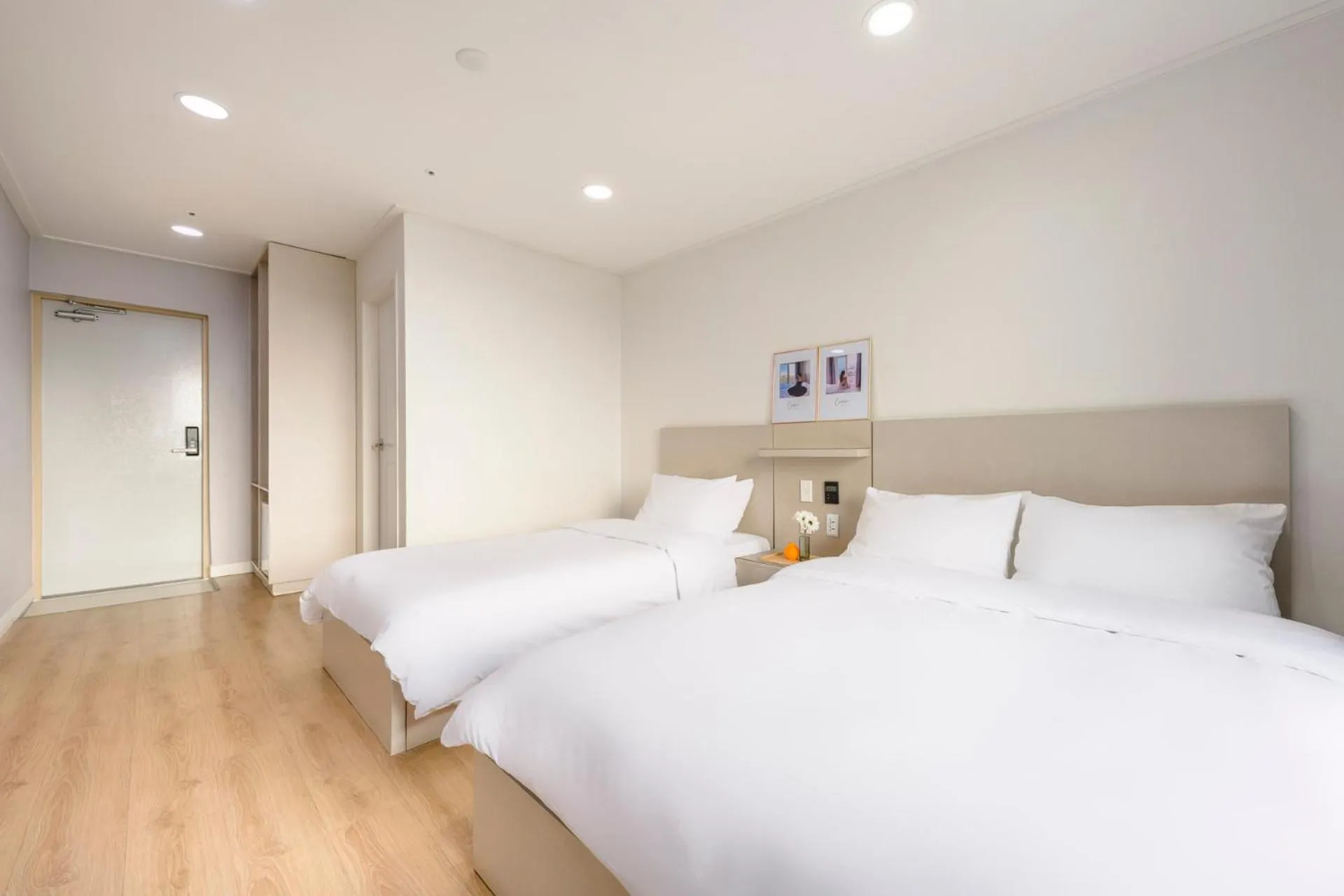 Bed in Cordelia Hotel