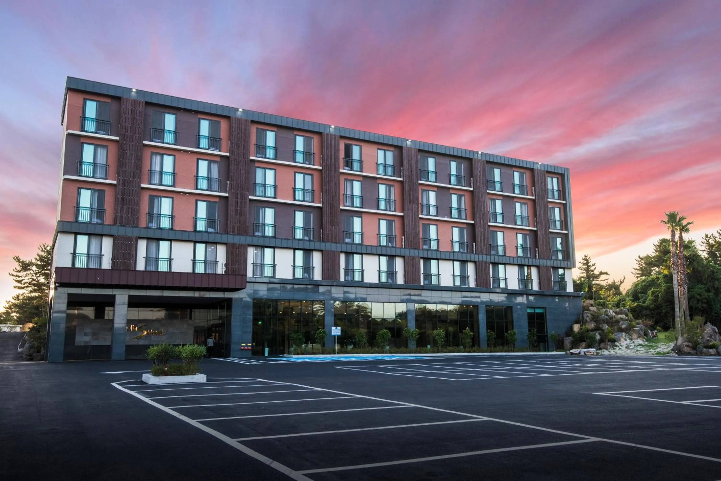 Facade/entrance in Cordelia Hotel