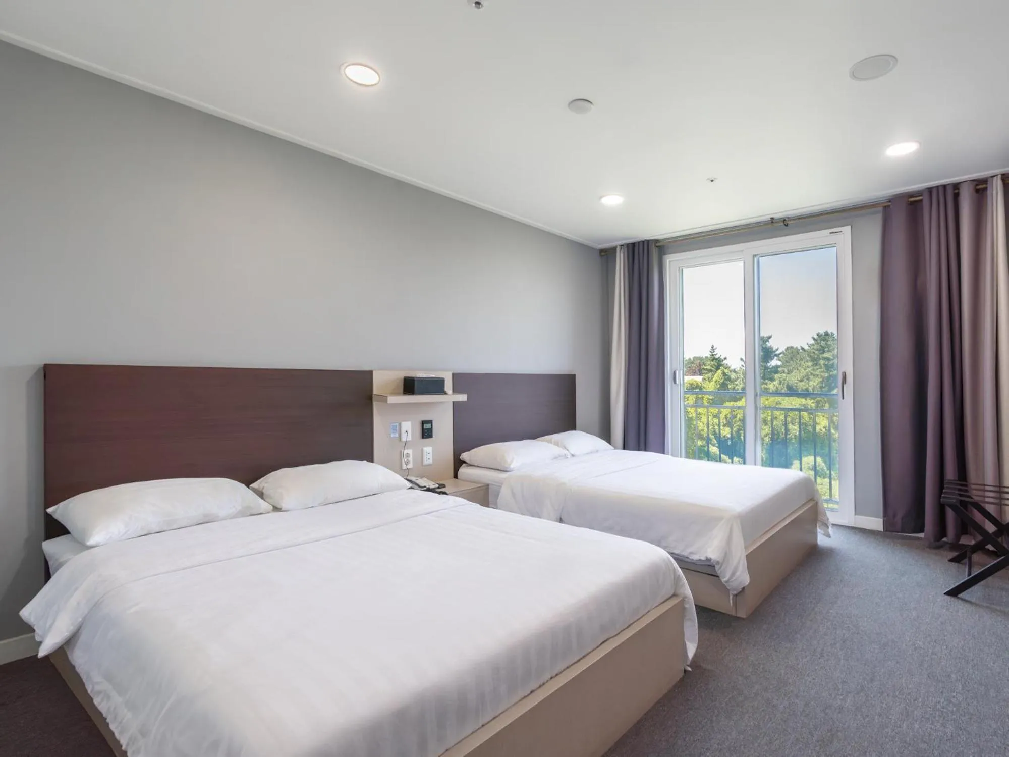 Bed in Cordelia Hotel