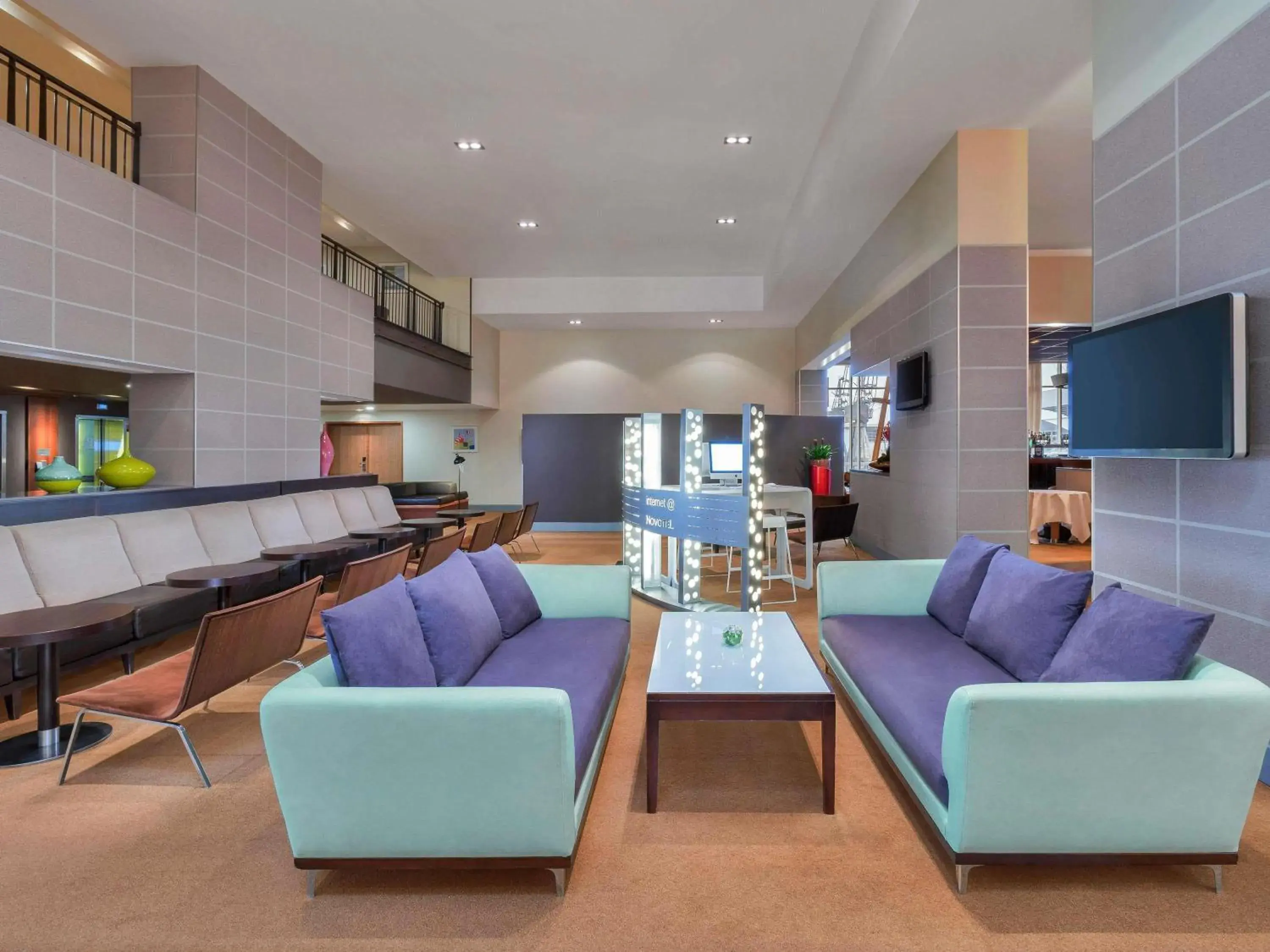 Property building in Novotel London Excel Property building in Novotel London Excel