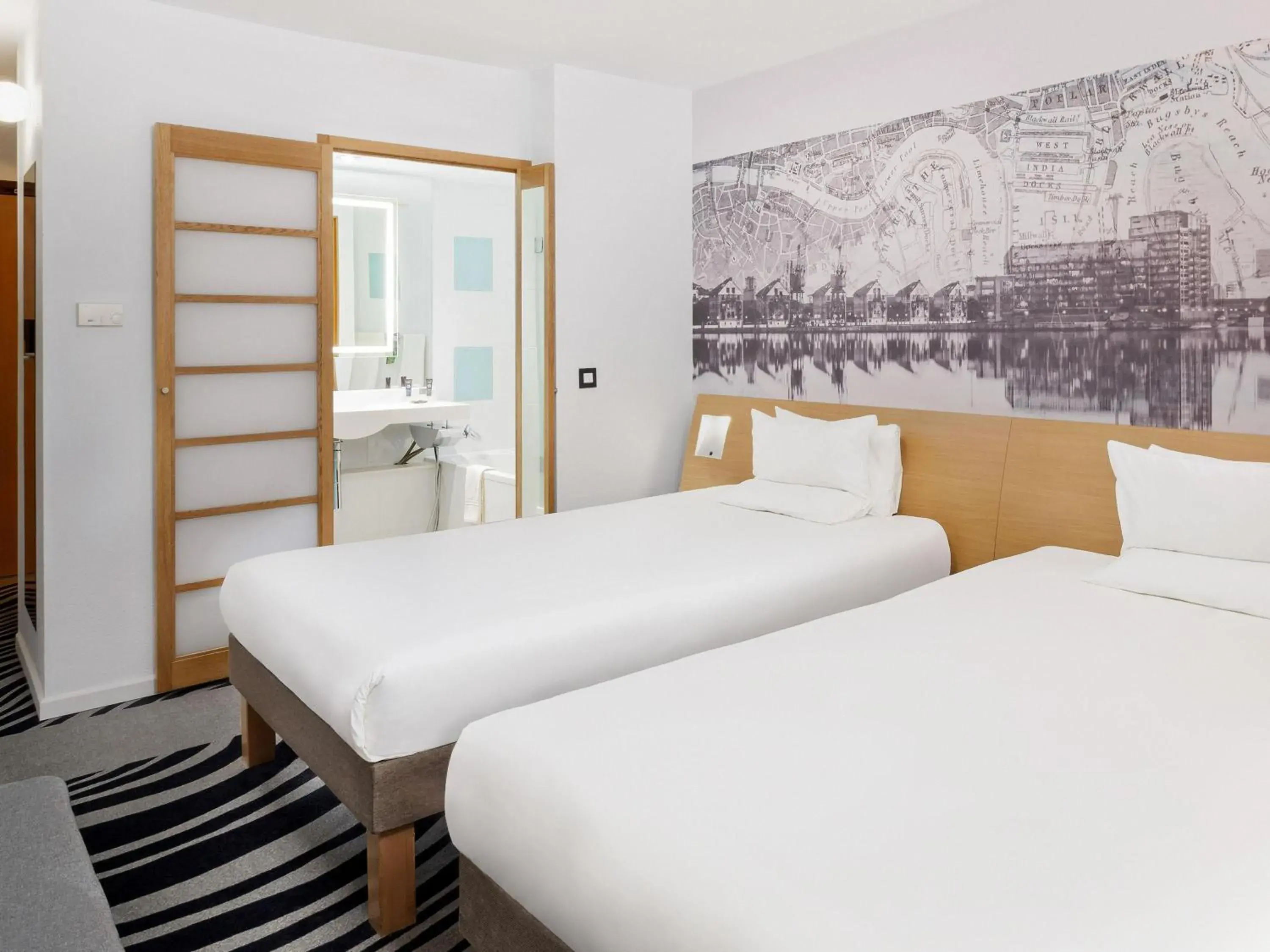 Standard Double Room with Two Single Beds in Novotel London Excel Standard Double Room with Two Single Beds in Novotel London Excel