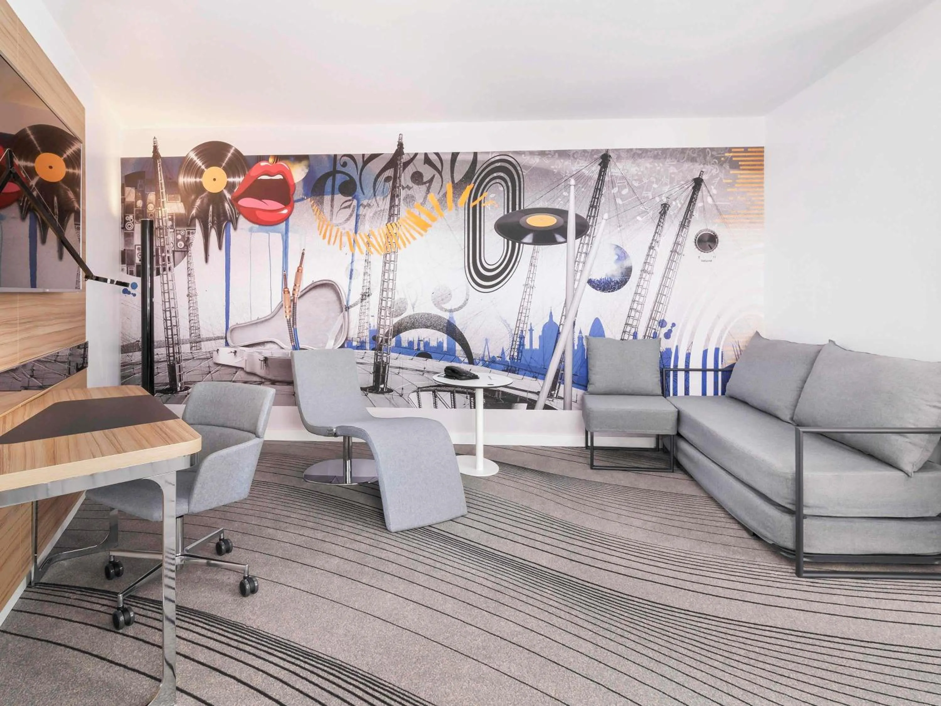 Bedroom in Novotel London Excel