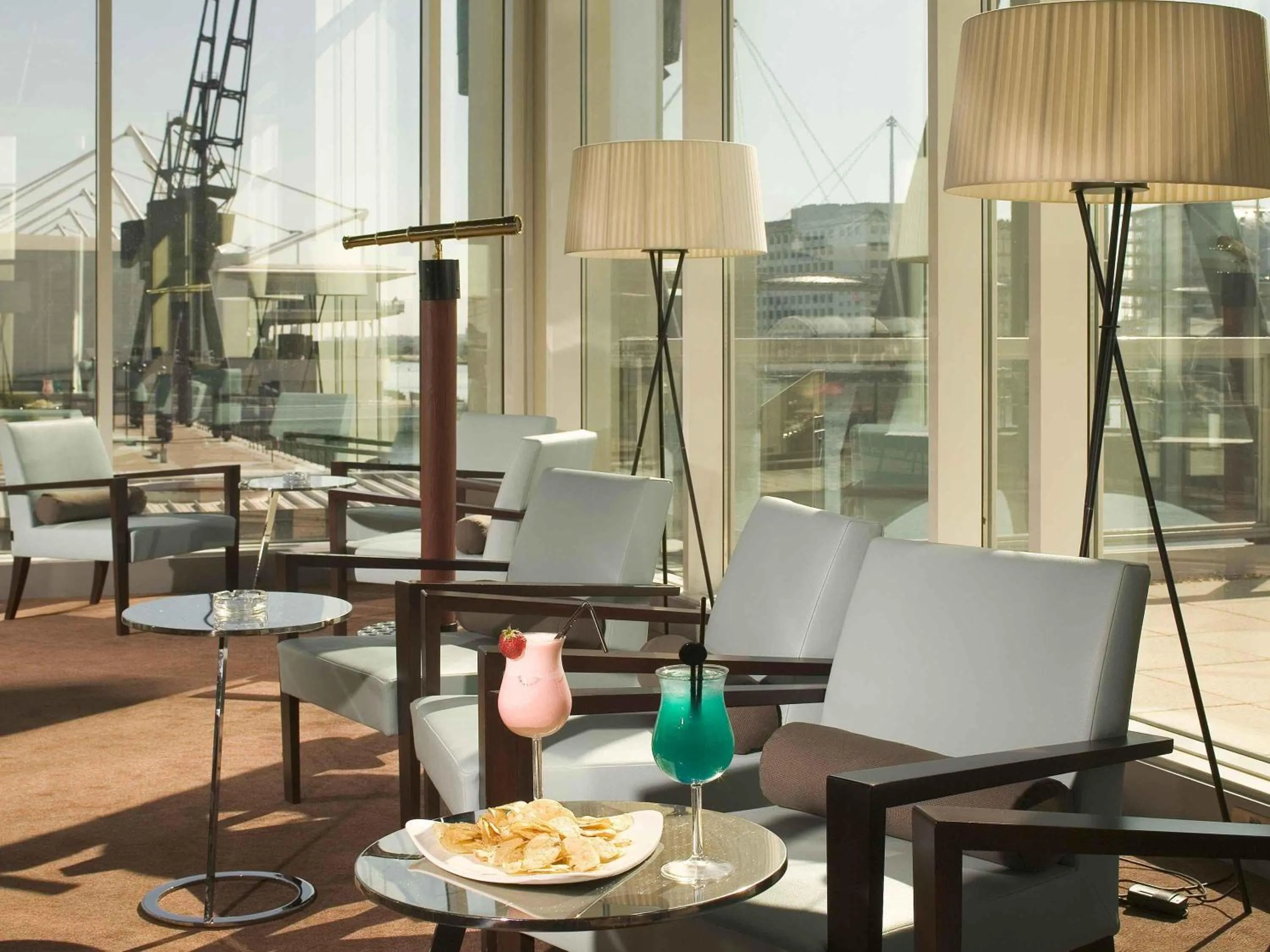 Lounge or bar in Novotel London Excel