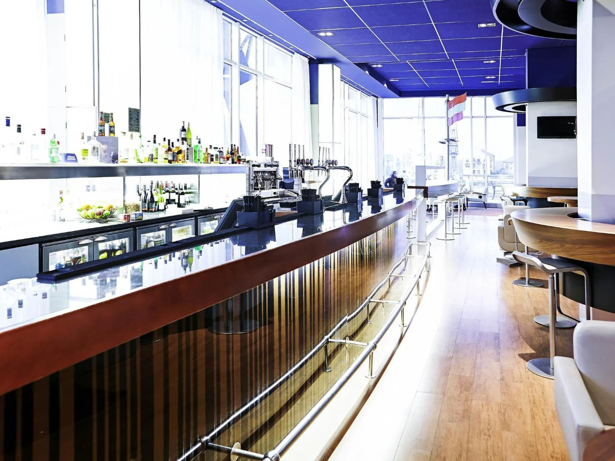 Lounge or bar in Novotel London Excel