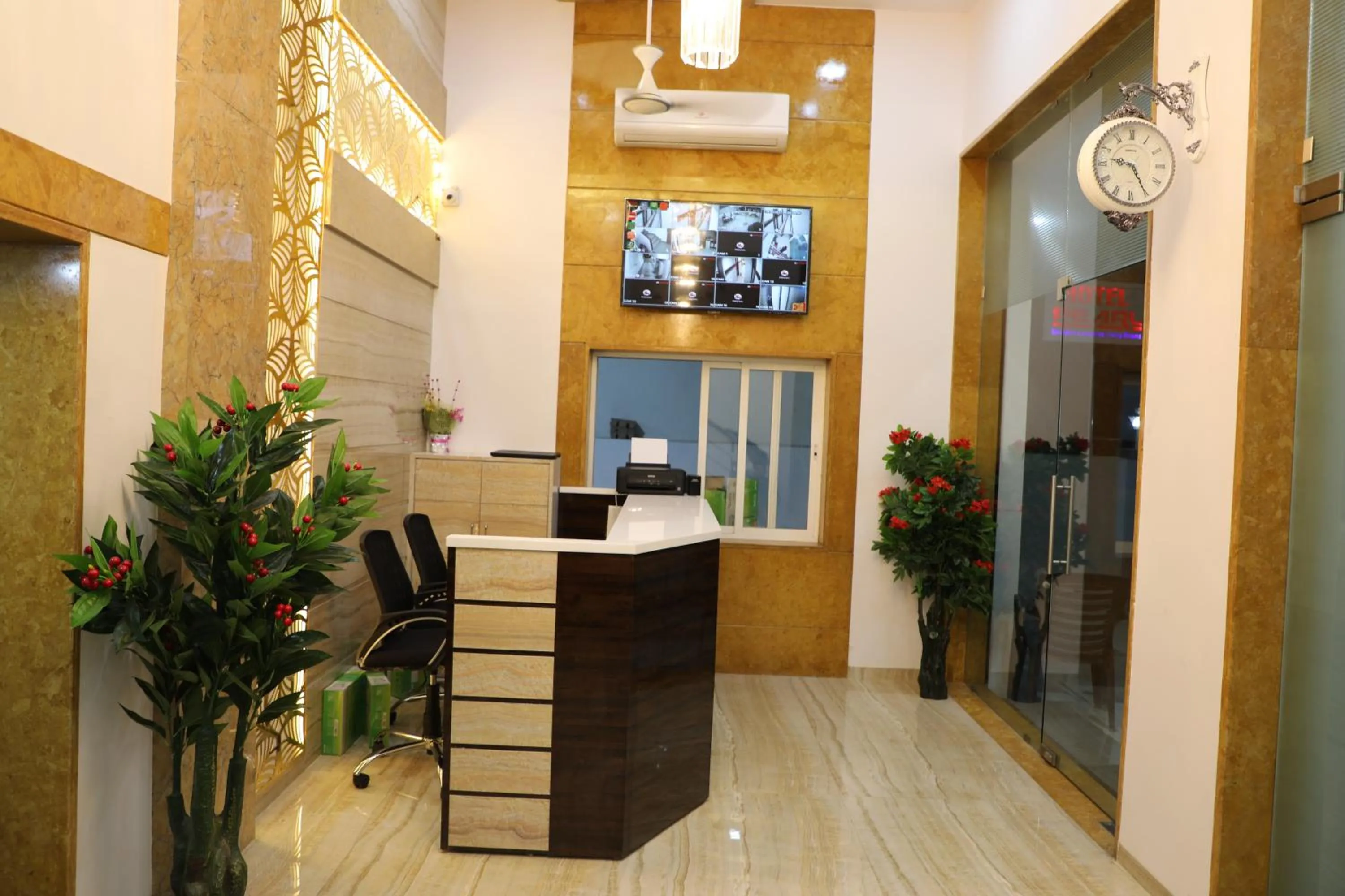 Facade/entrance in Hotel Pearl