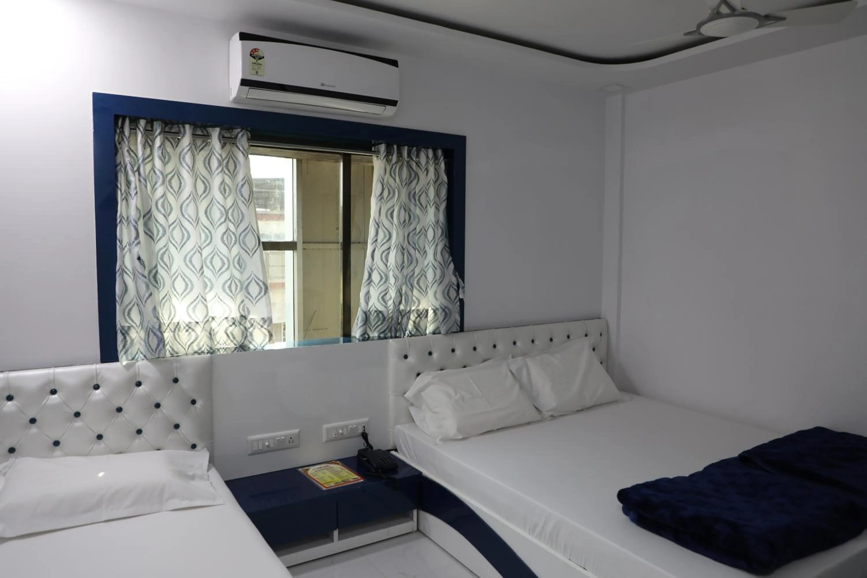 Floor plan, Bed in Hotel Pearl