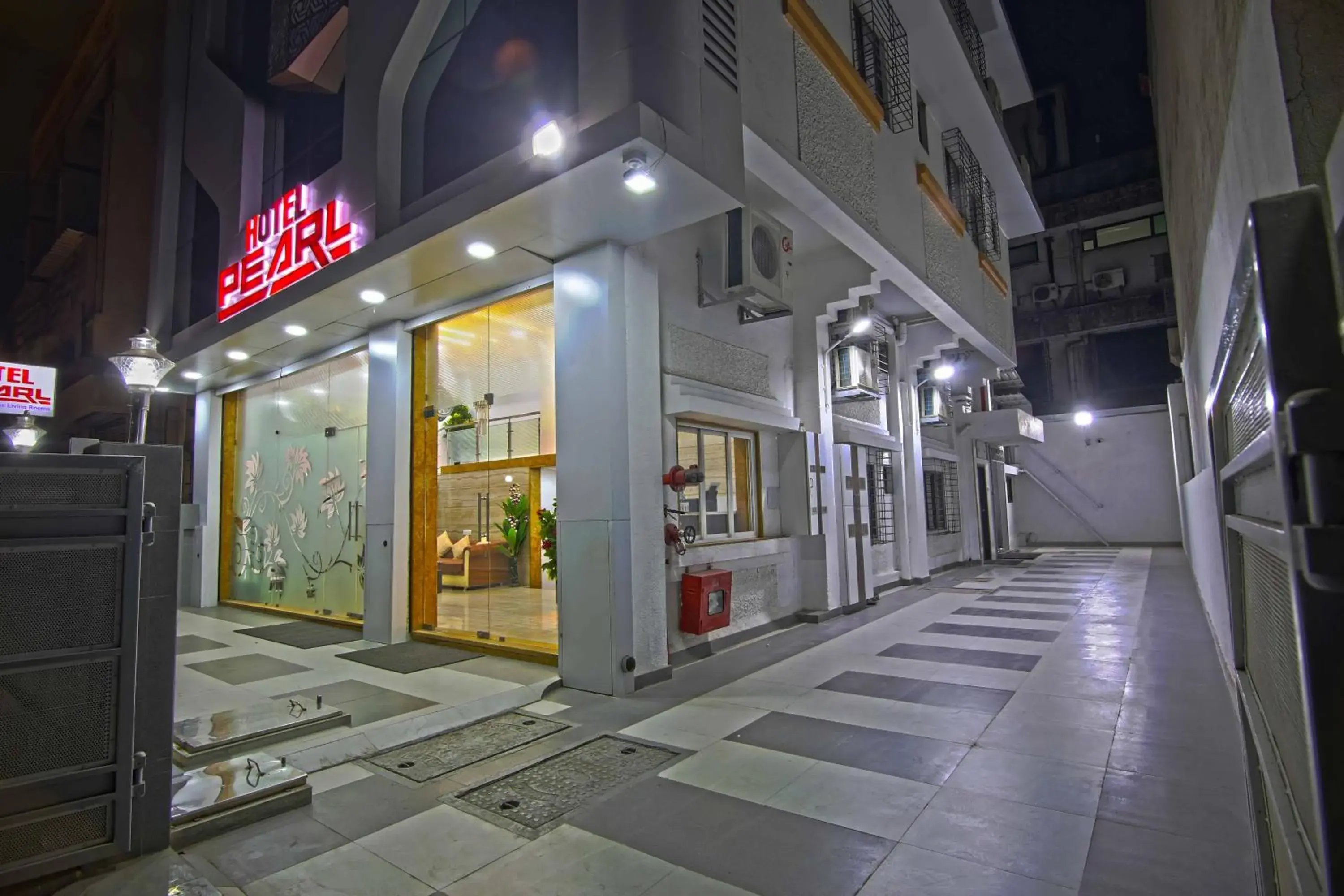 Property building in Hotel Pearl Property building in Hotel Pearl