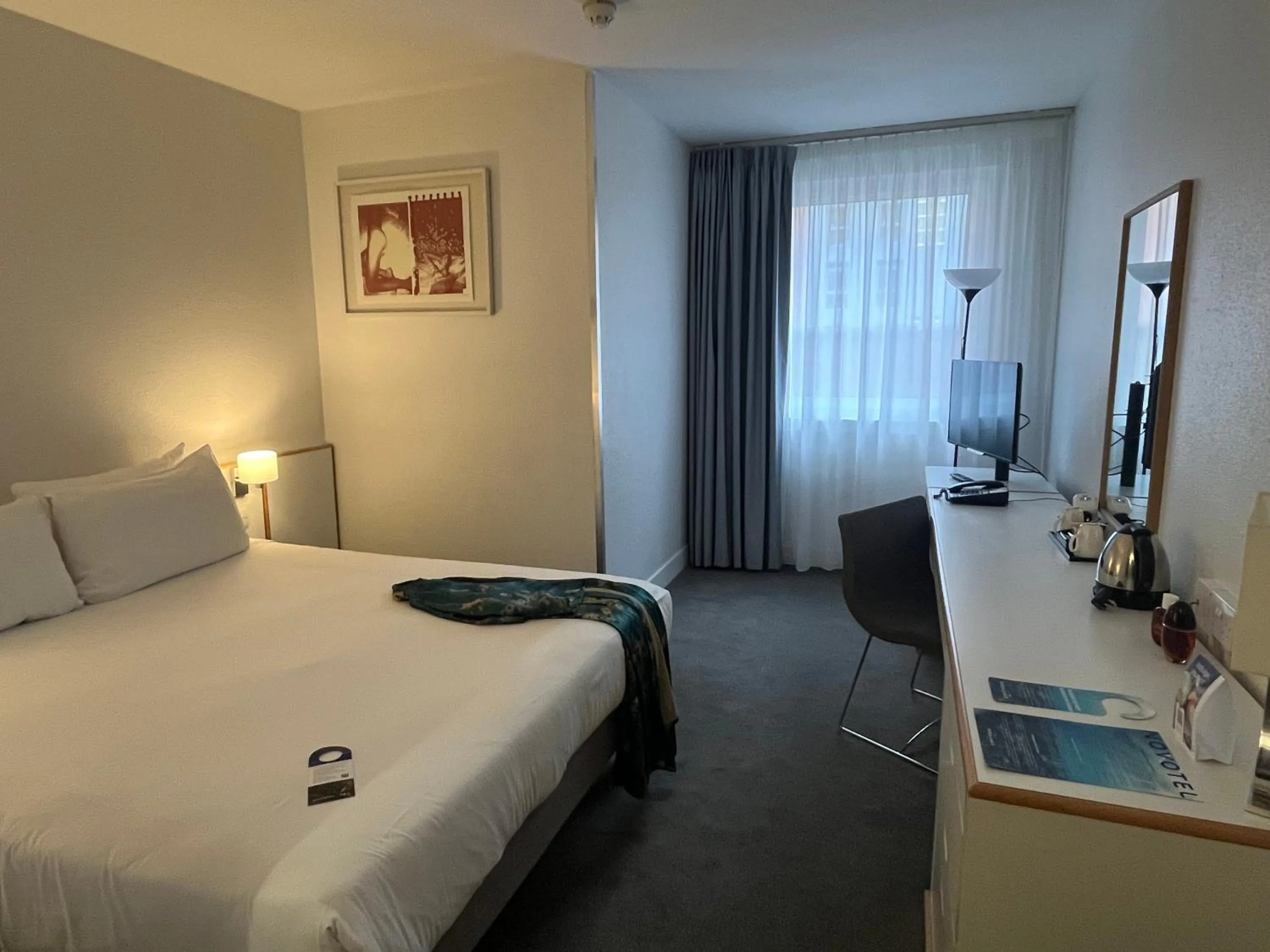 Bed in Novotel Glasgow Centre