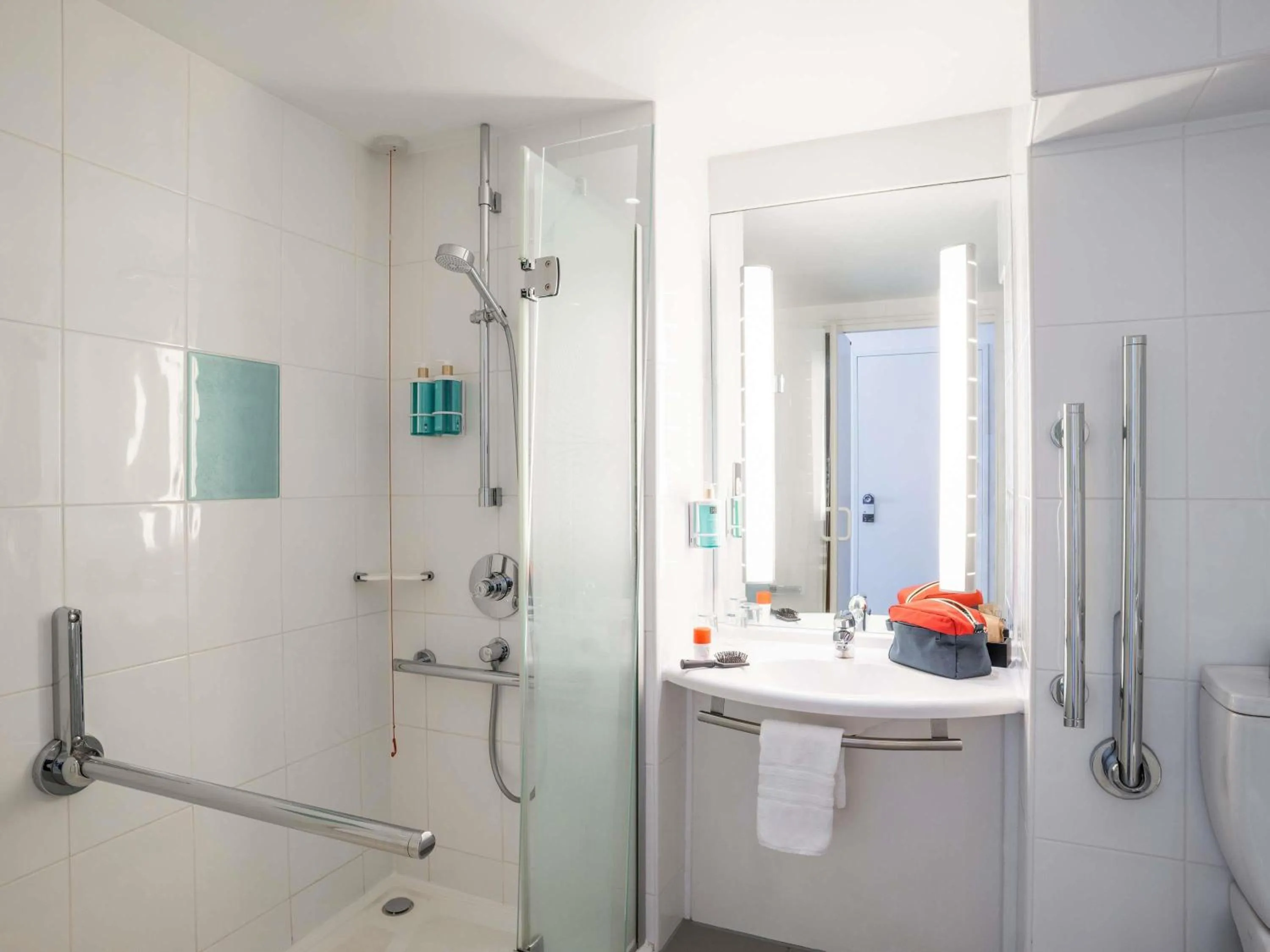 Toilet in Novotel Glasgow Centre