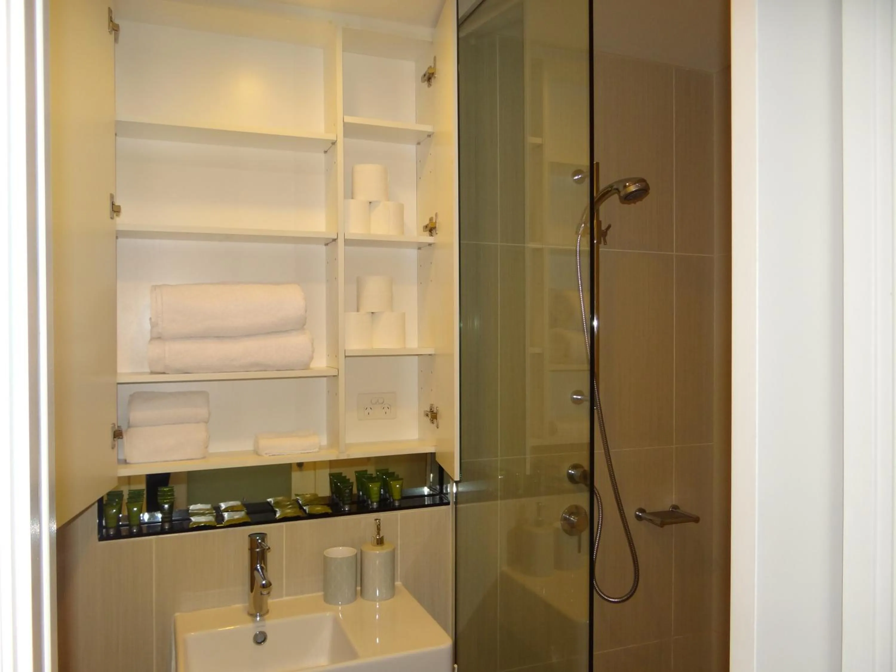 Bathroom in Amazing Accommodations: Vogue