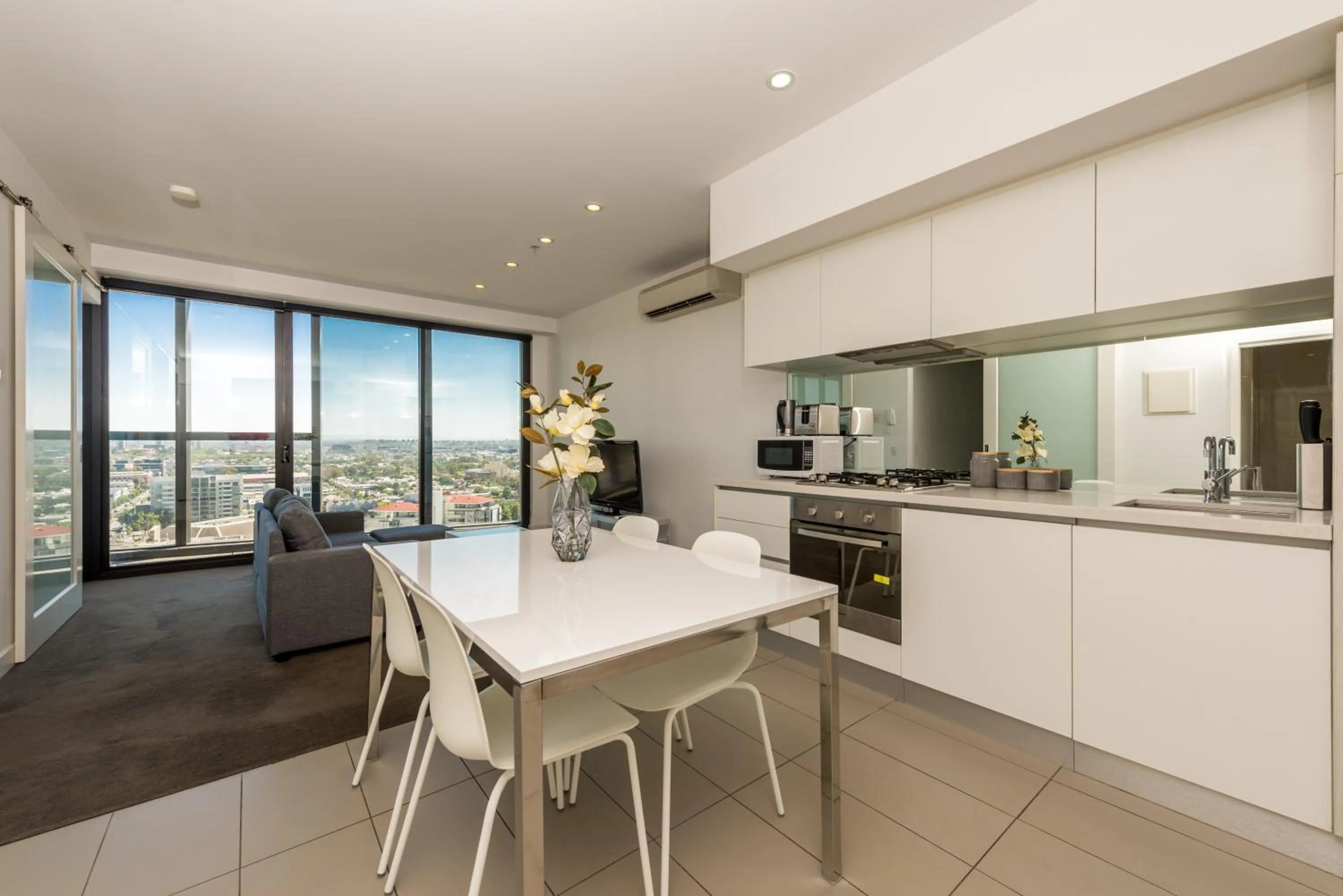 Dining area in Amazing Accommodations: Vogue