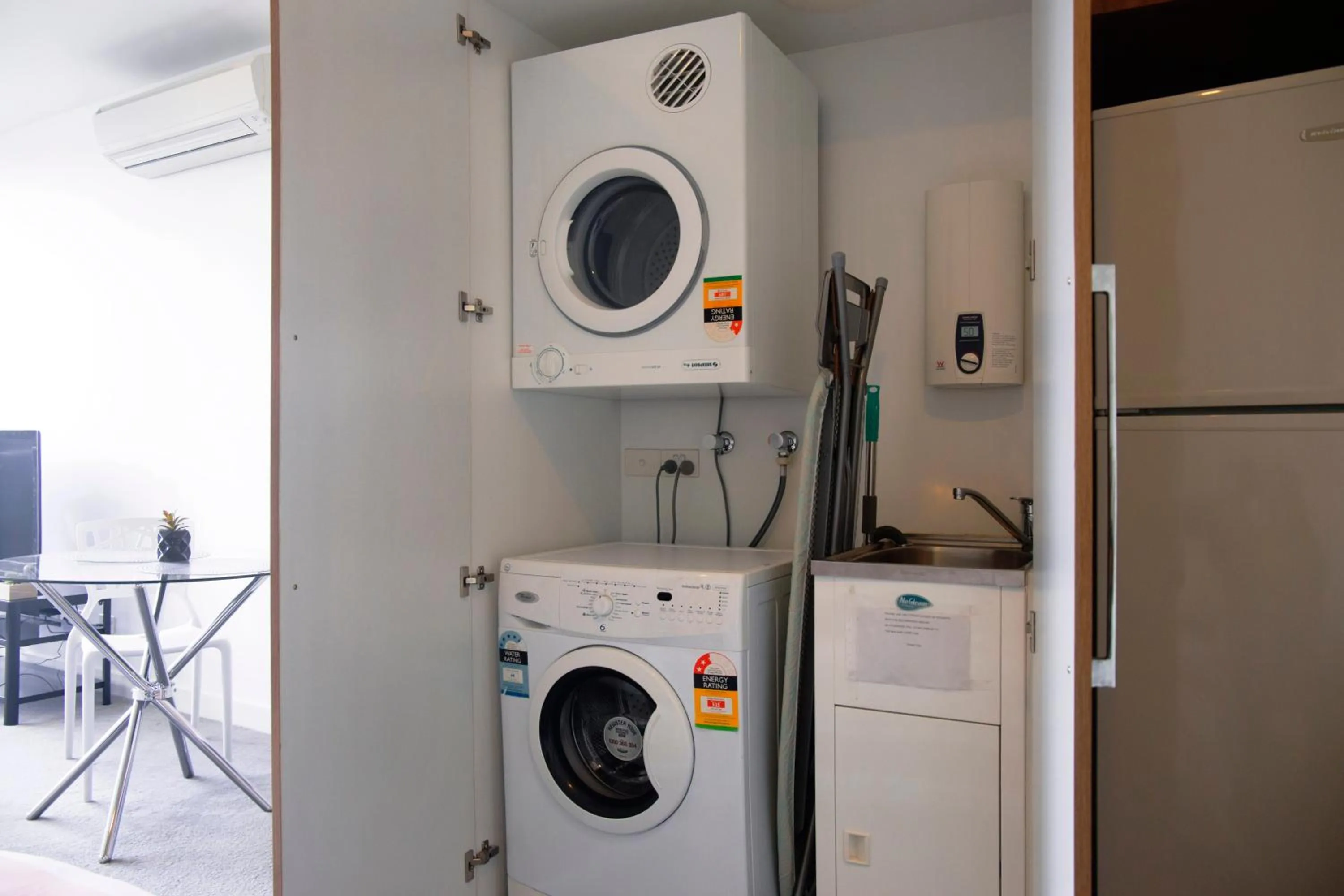 Area and facilities in Amazing Accommodations: Vogue