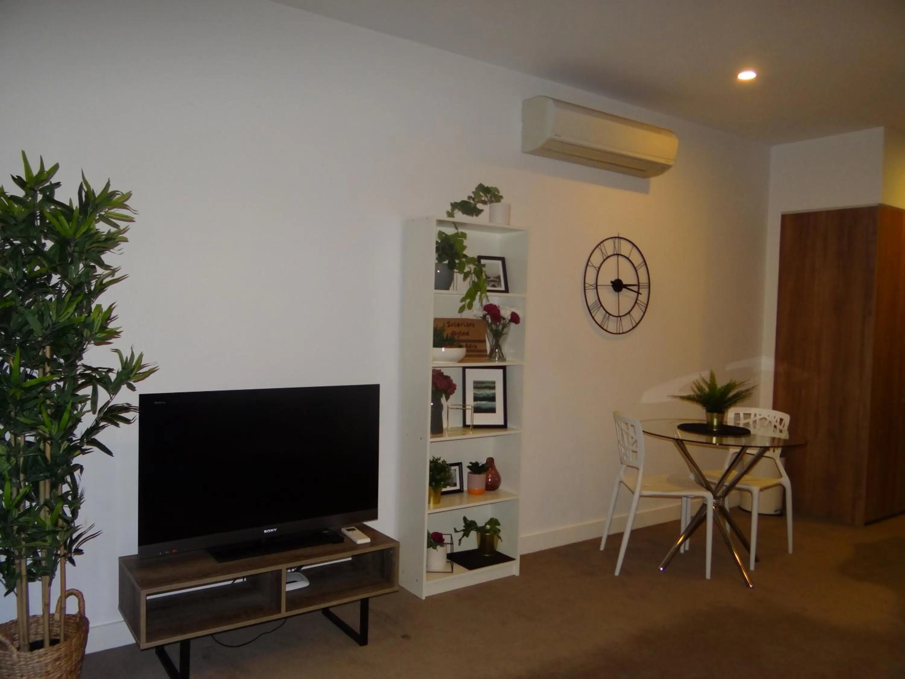 Living room in Amazing Accommodations: Vogue