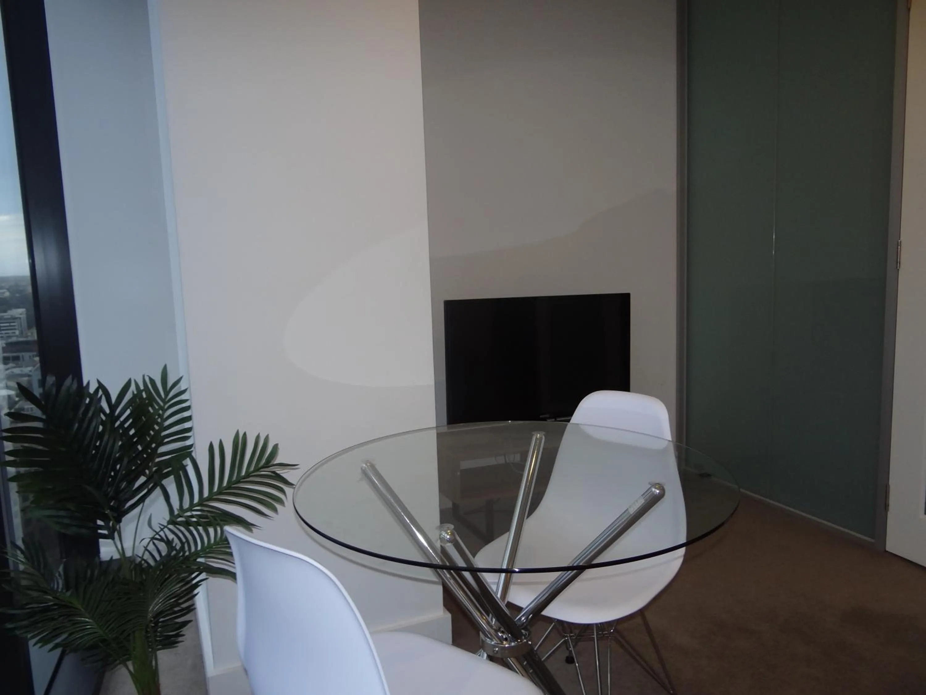 Dining area in Amazing Accommodations: Vogue