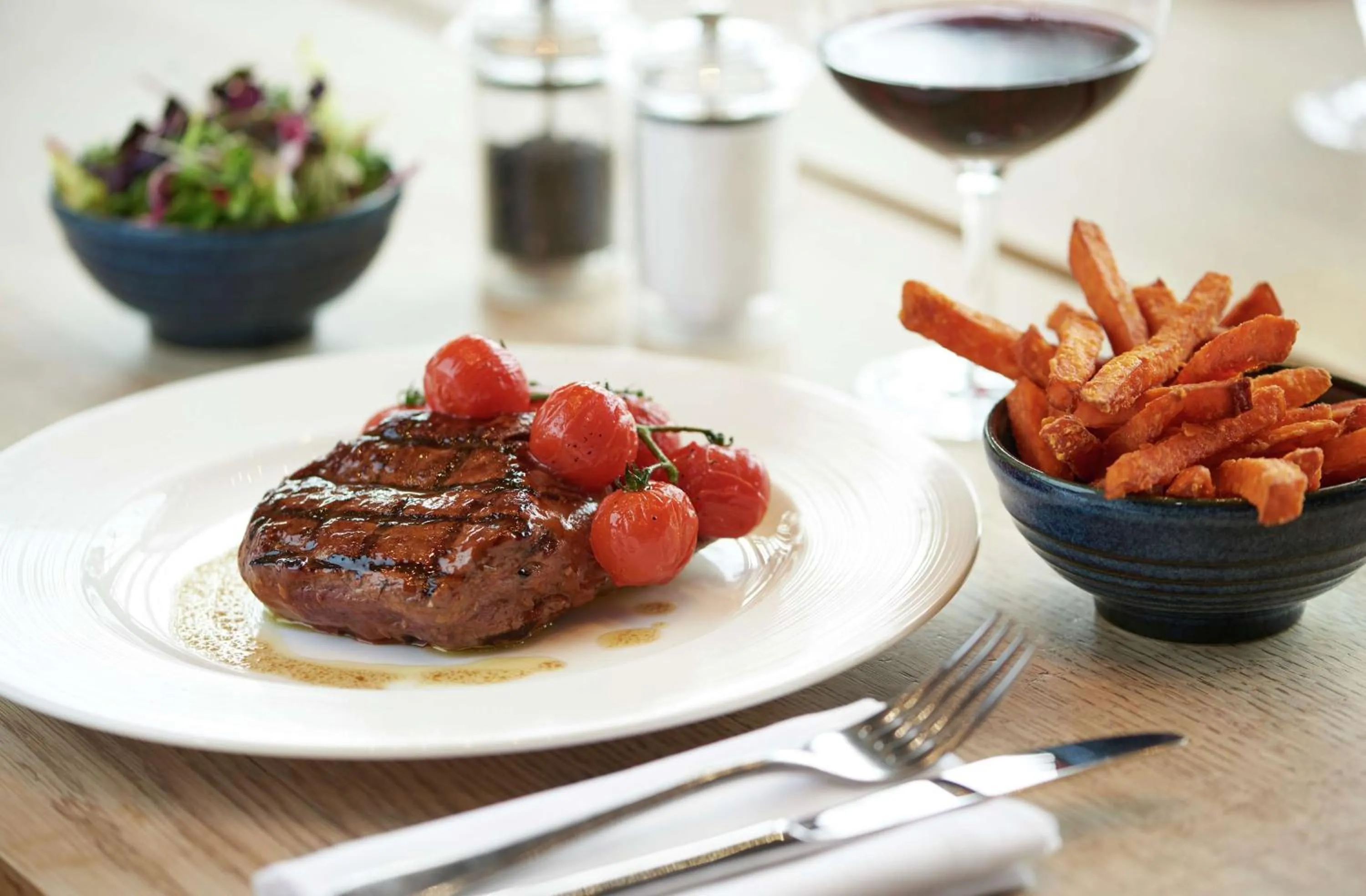 Restaurant/places to eat in DoubleTree By Hilton London Excel