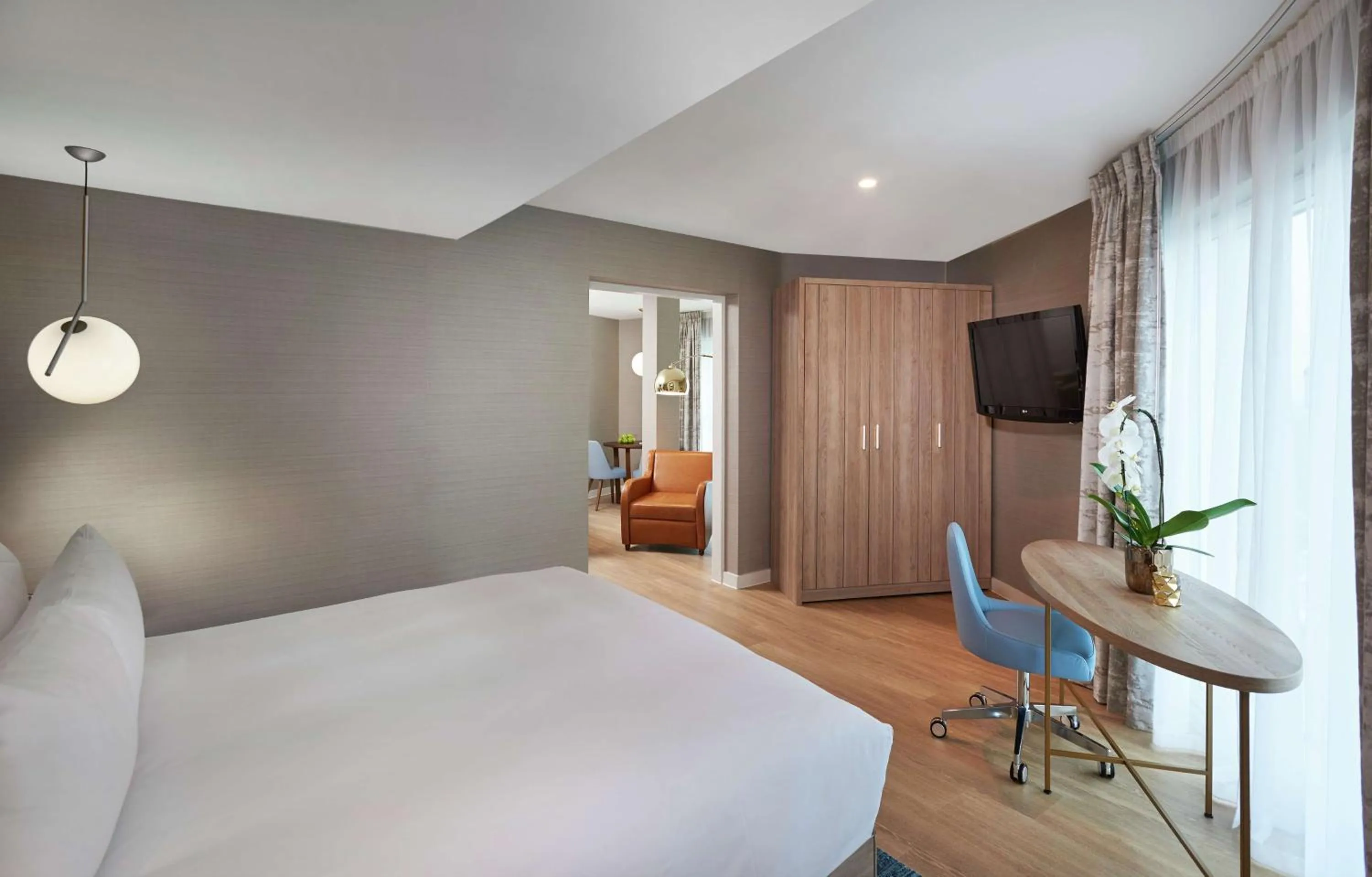 Bedroom, Bed in DoubleTree By Hilton London Excel