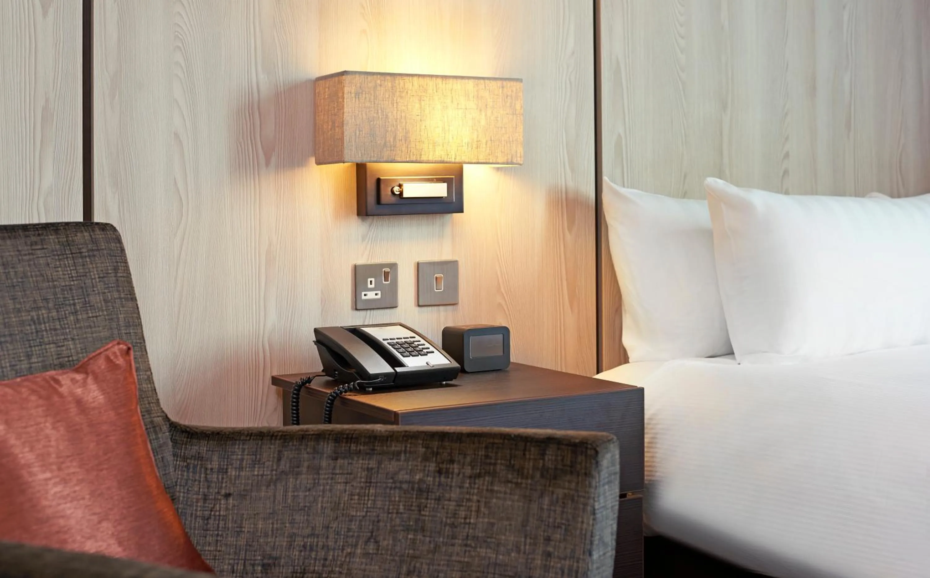 Bedroom, Bed in DoubleTree By Hilton London Excel