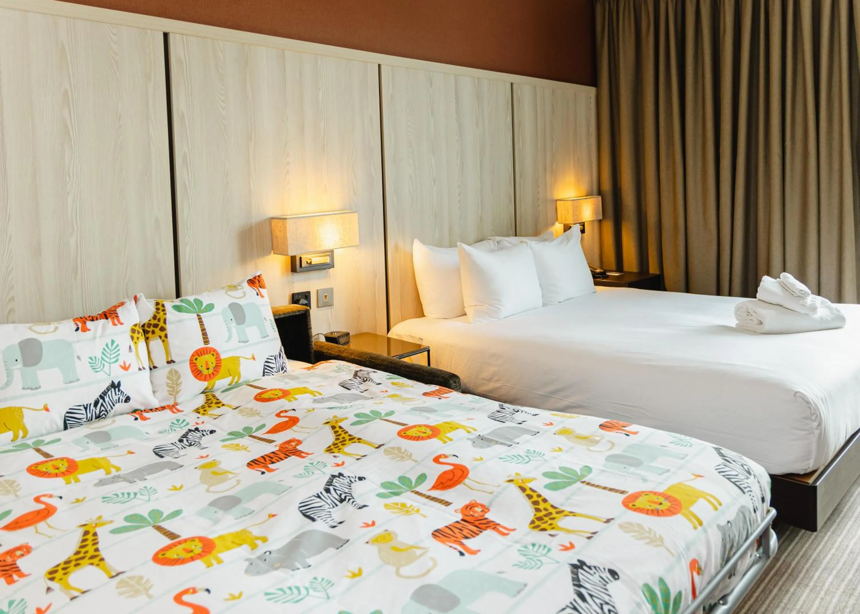 Bedroom, Bed in DoubleTree By Hilton London Excel