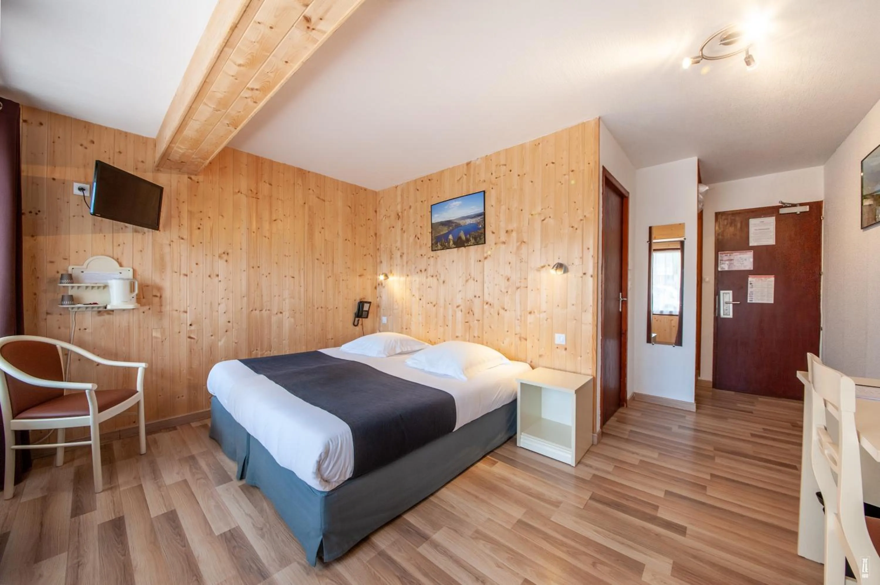 Bedroom, Bed in Hotel De La Route Verte