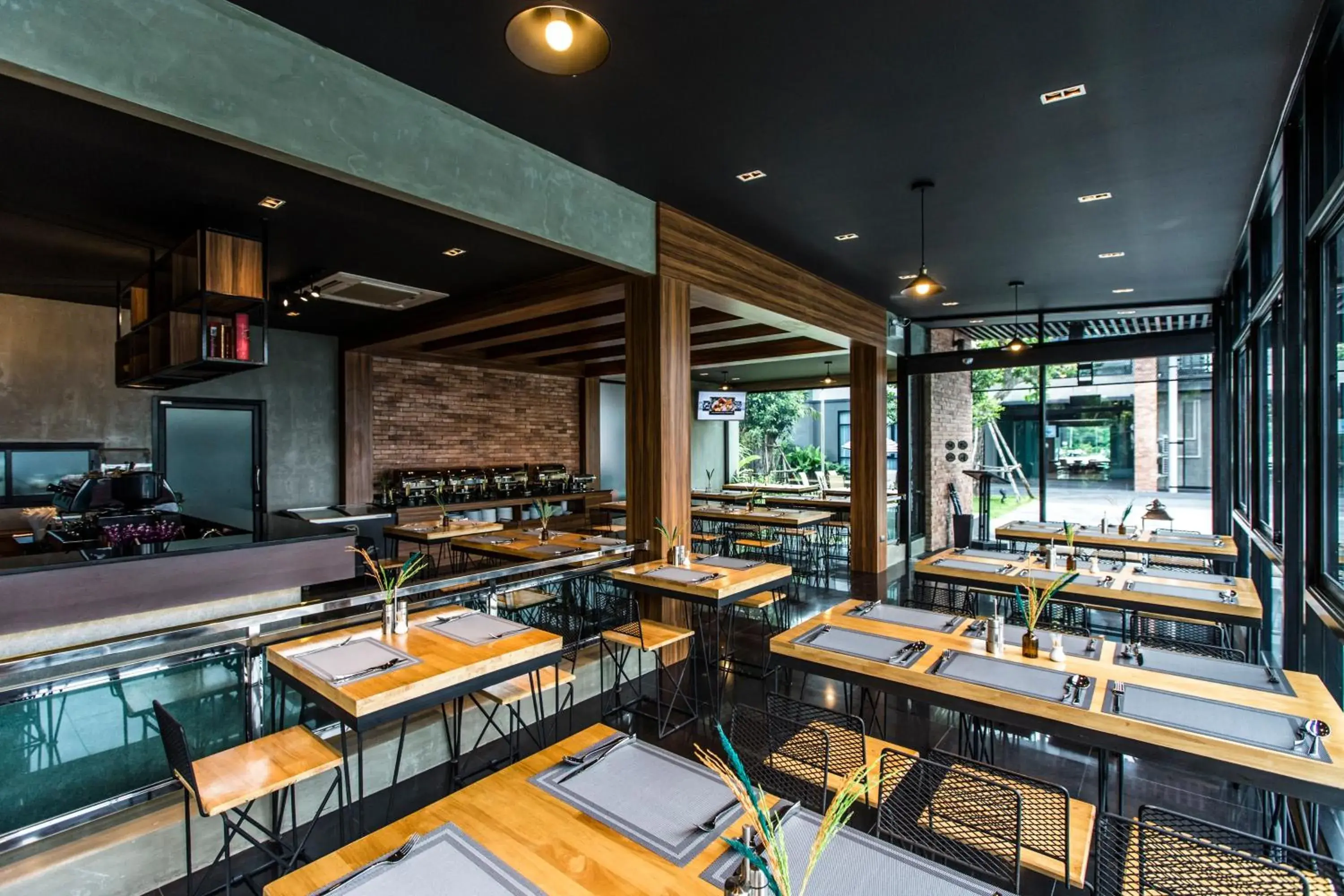 Restaurant/places to eat in Cresco Hotel Buriram Restaurant/places to eat in Cresco Hotel Buriram